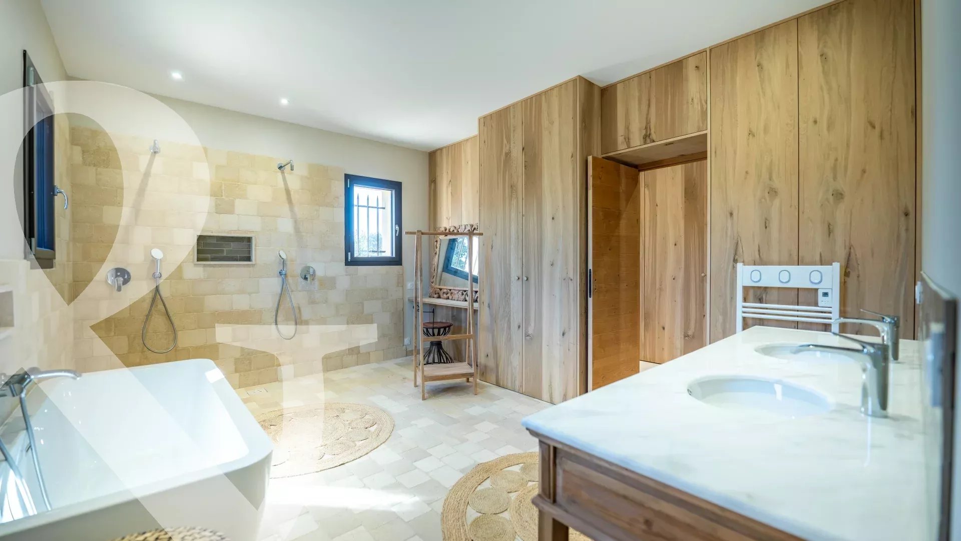 SOMPTEUSE MAISON NEUVE