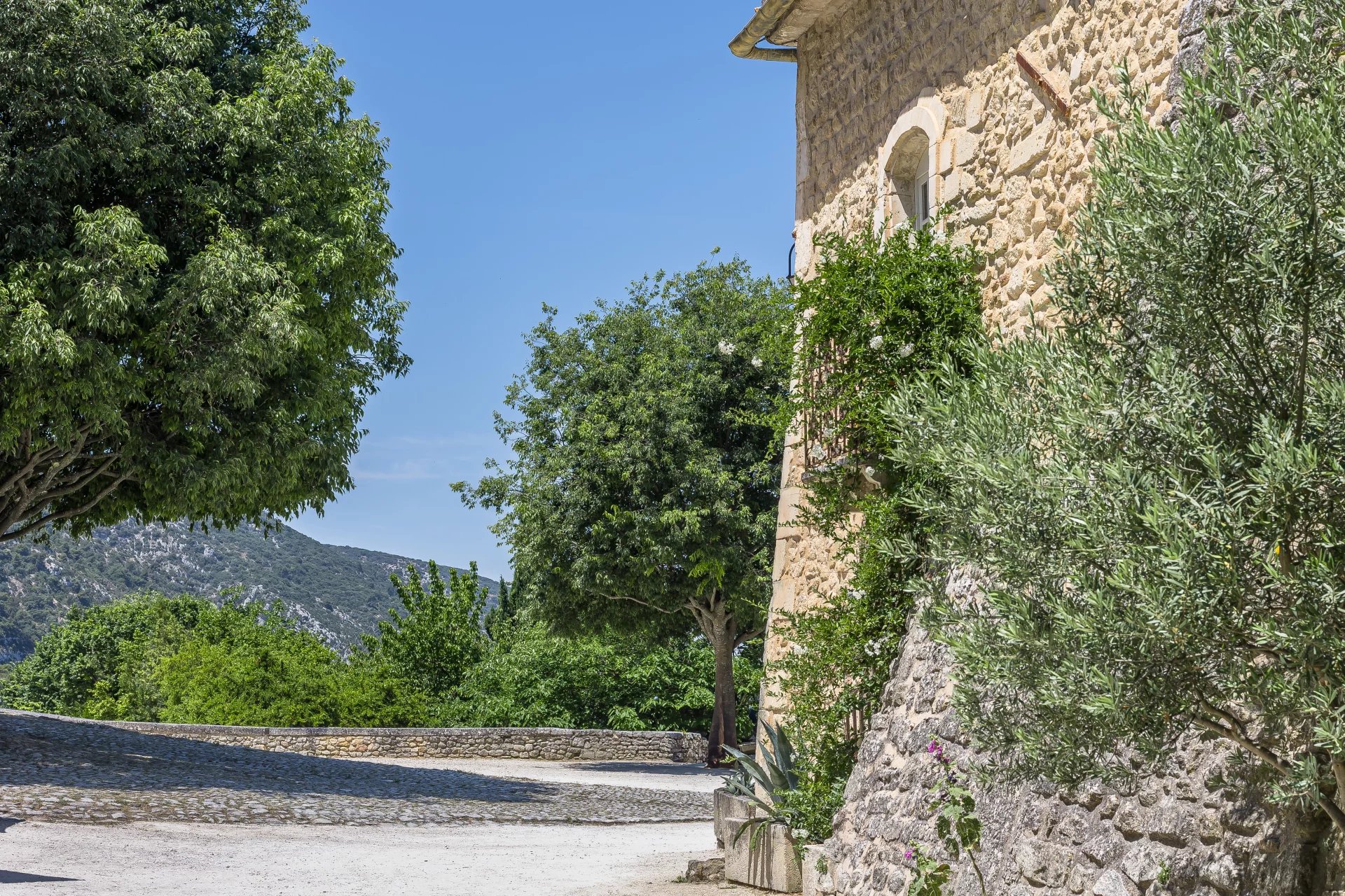 Sale Village house Oppède