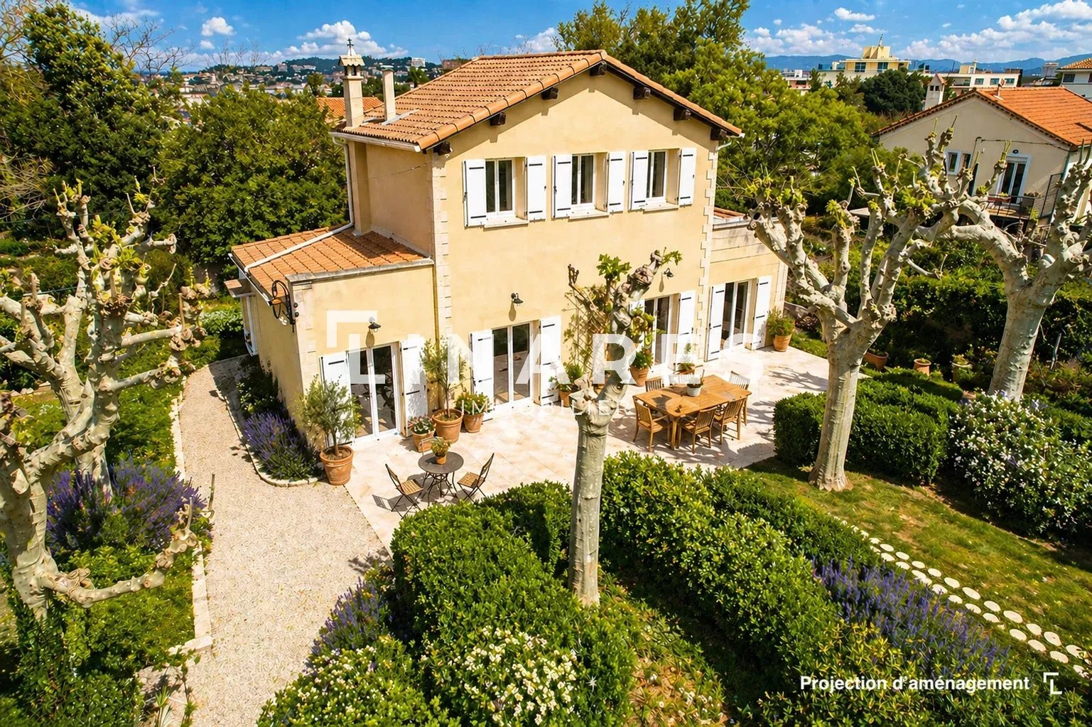 L'ÉCRIN DE LA POINTE - Maison de 188m² sur 1254m² de terrain - Piscine - Dépendance - 13008 Pointe-Rouge
