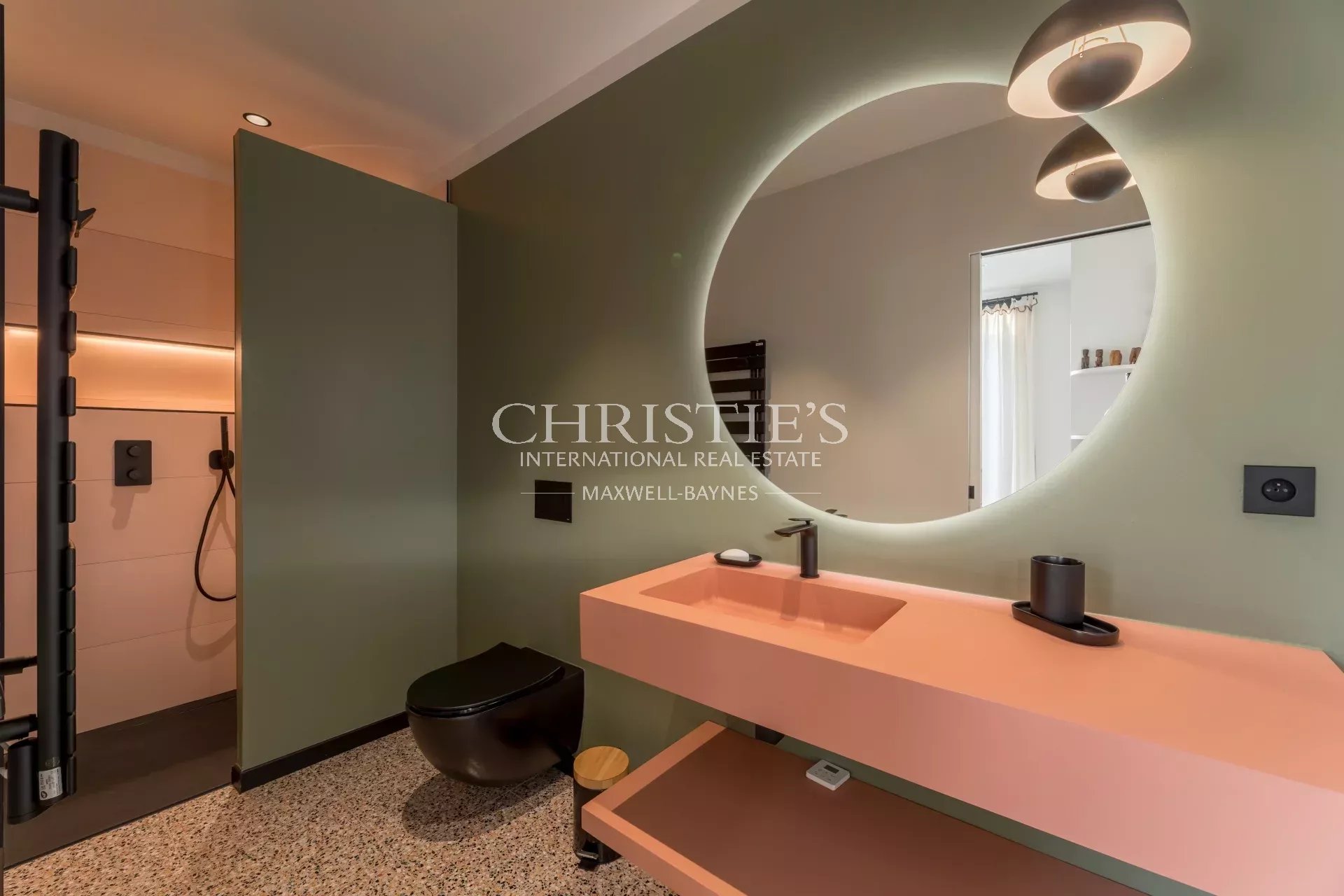 4 Bedroom Villa/Townhouse's Image 9