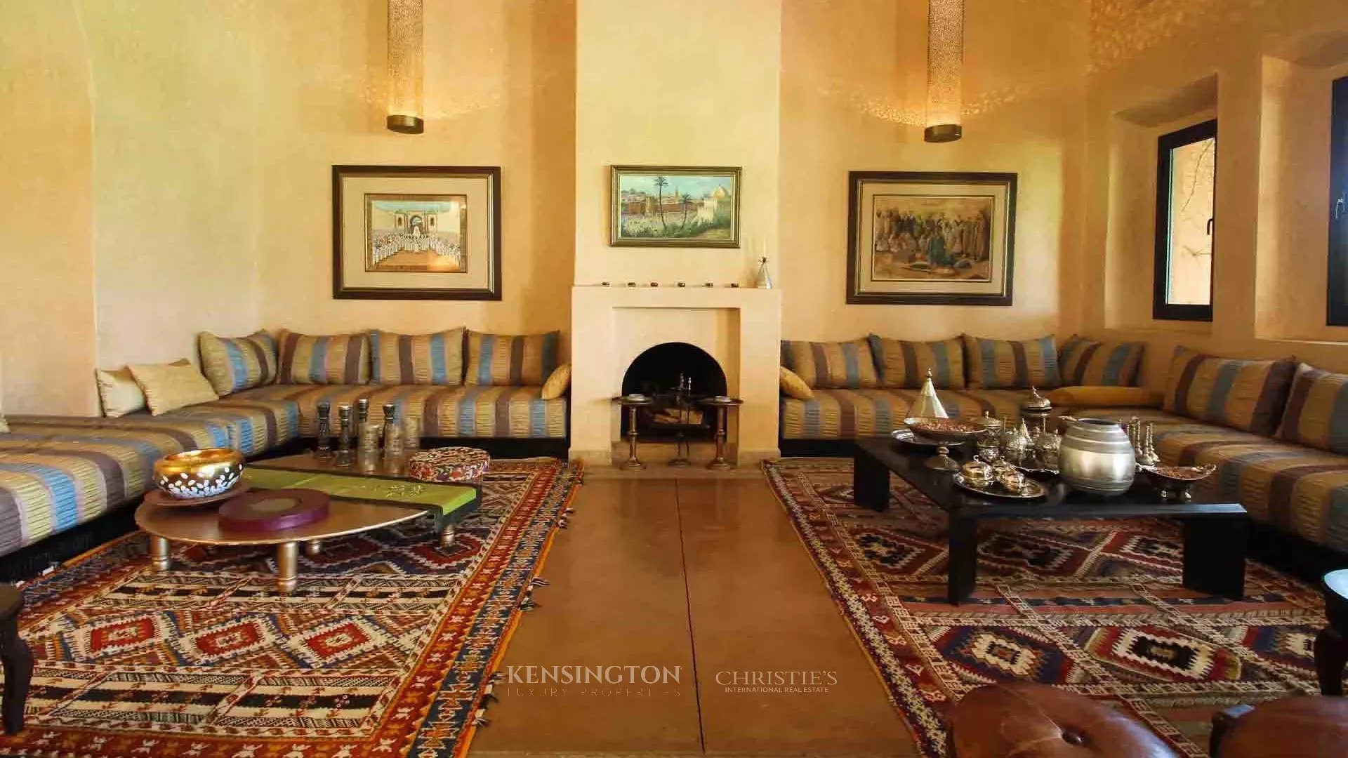 6 Bedroom Villa/Townhouse's Image 3