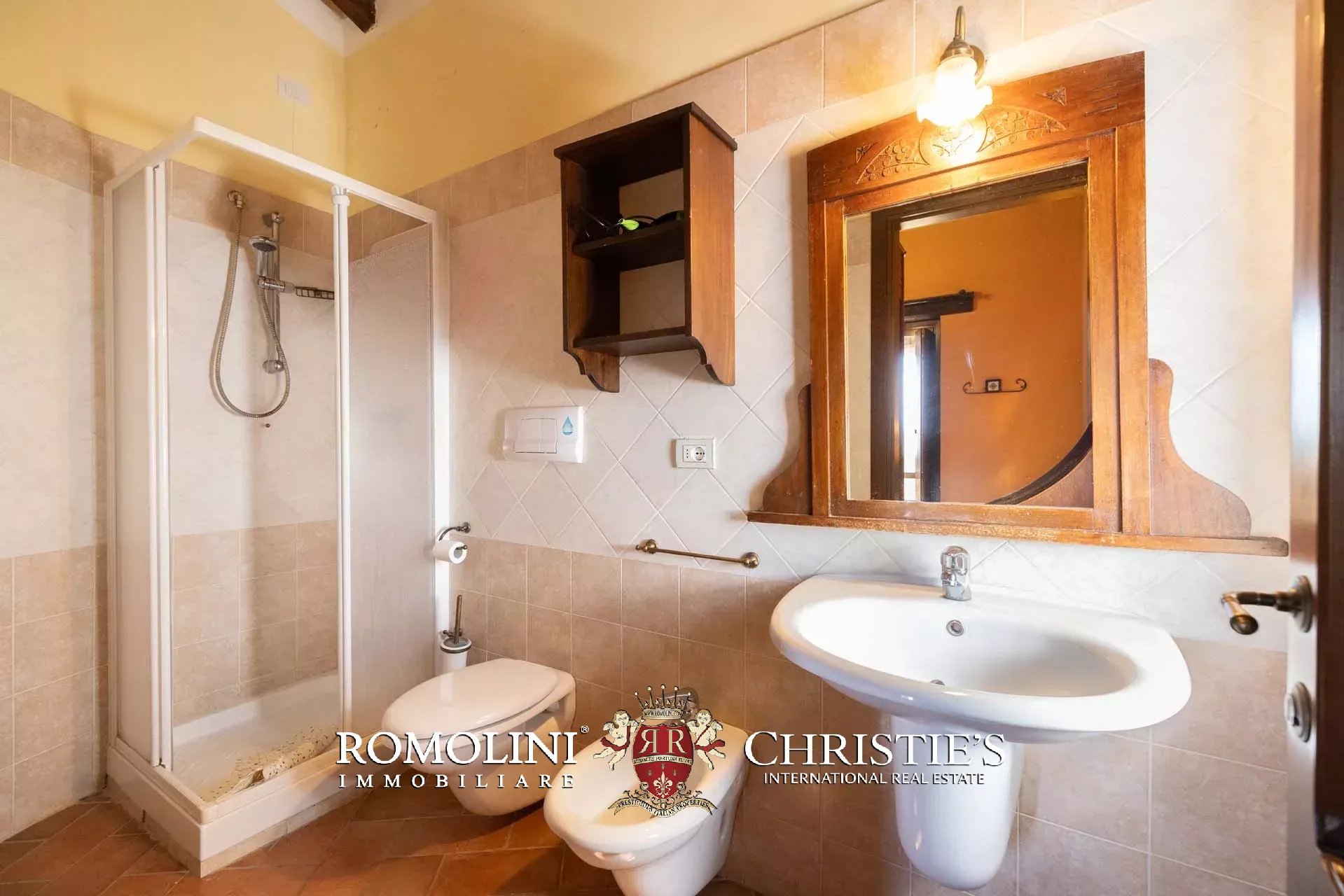6 Bedroom Villa/Townhouse's Image 65