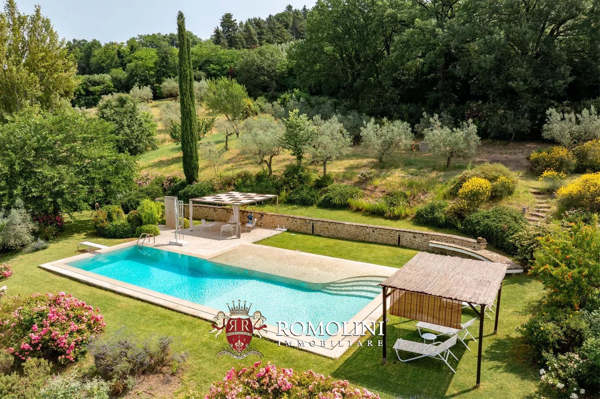 5 Bedroom Villa/Townhouse's Image 4