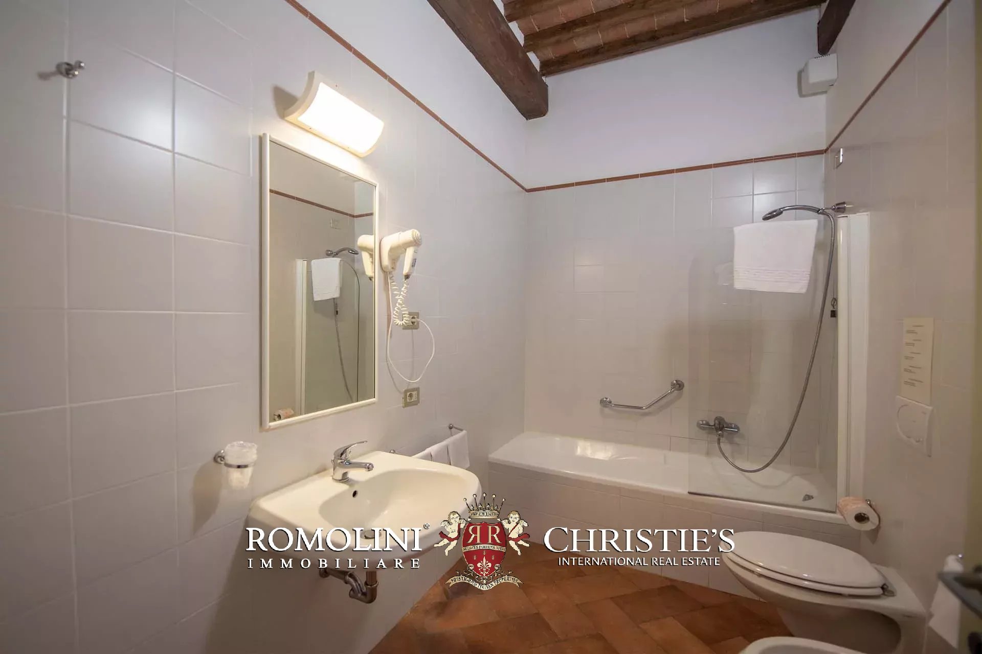 24 Bedroom Villa/Townhouse's Image 23