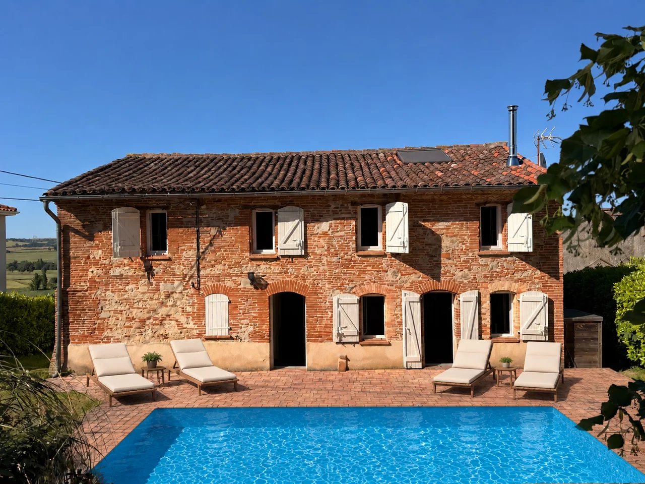 Ferme T4 rénovée de 210 m² avec piscine sur 1648 m² de terrain