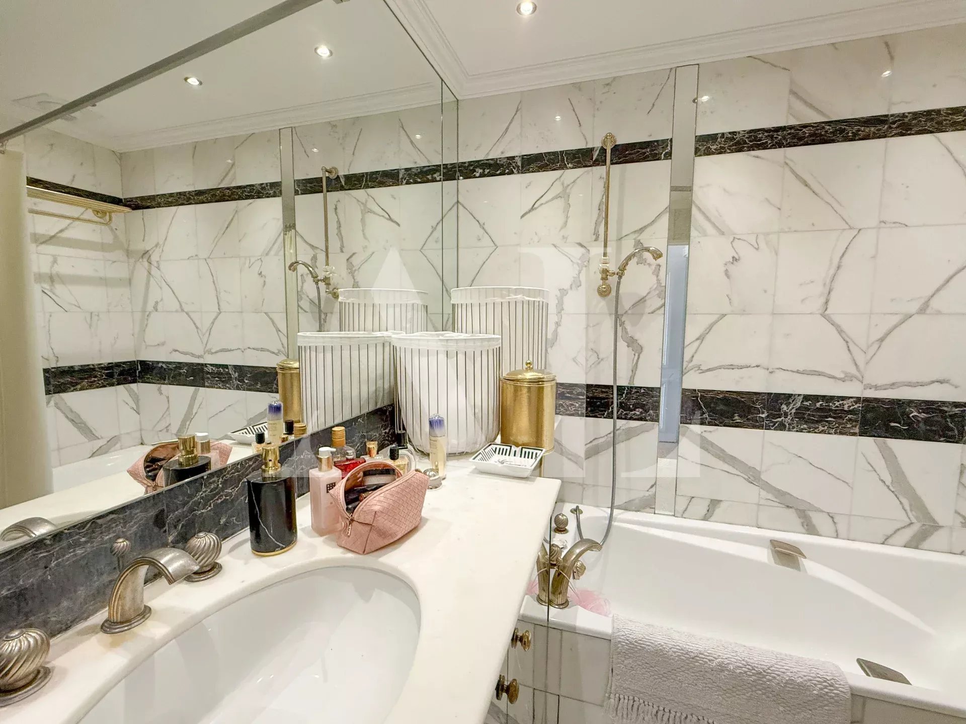 PALAIS NAPOLEON - 4 ROOMS APARTMENT SEA VIEW