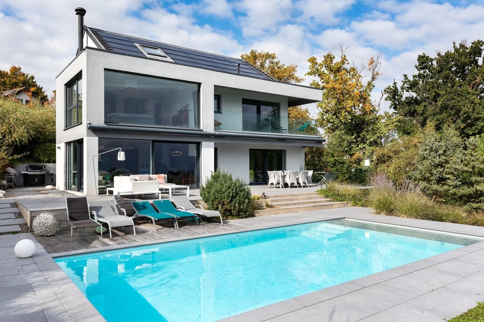 Architect-designed villa with panoramic view