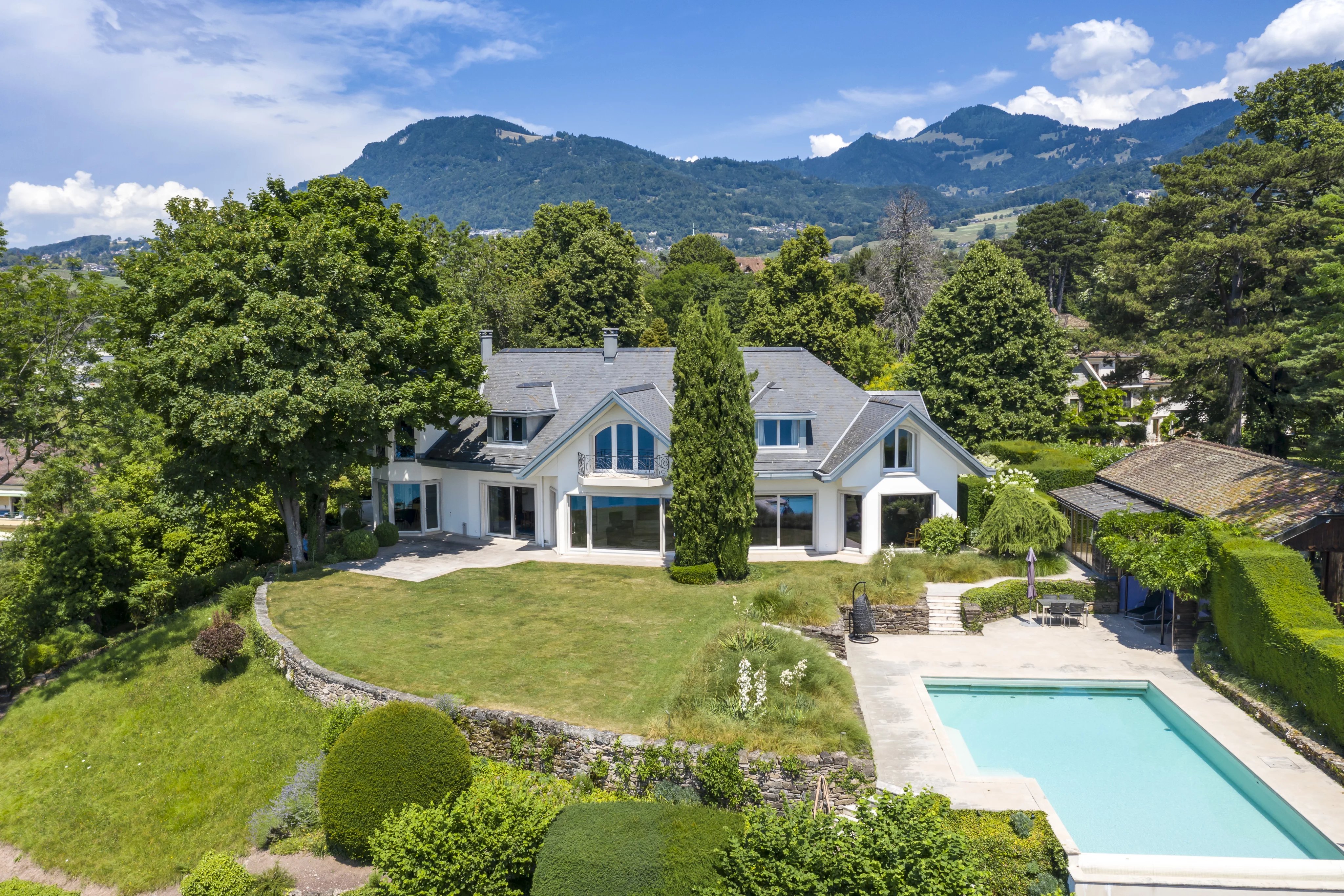 Magnificent property with view
