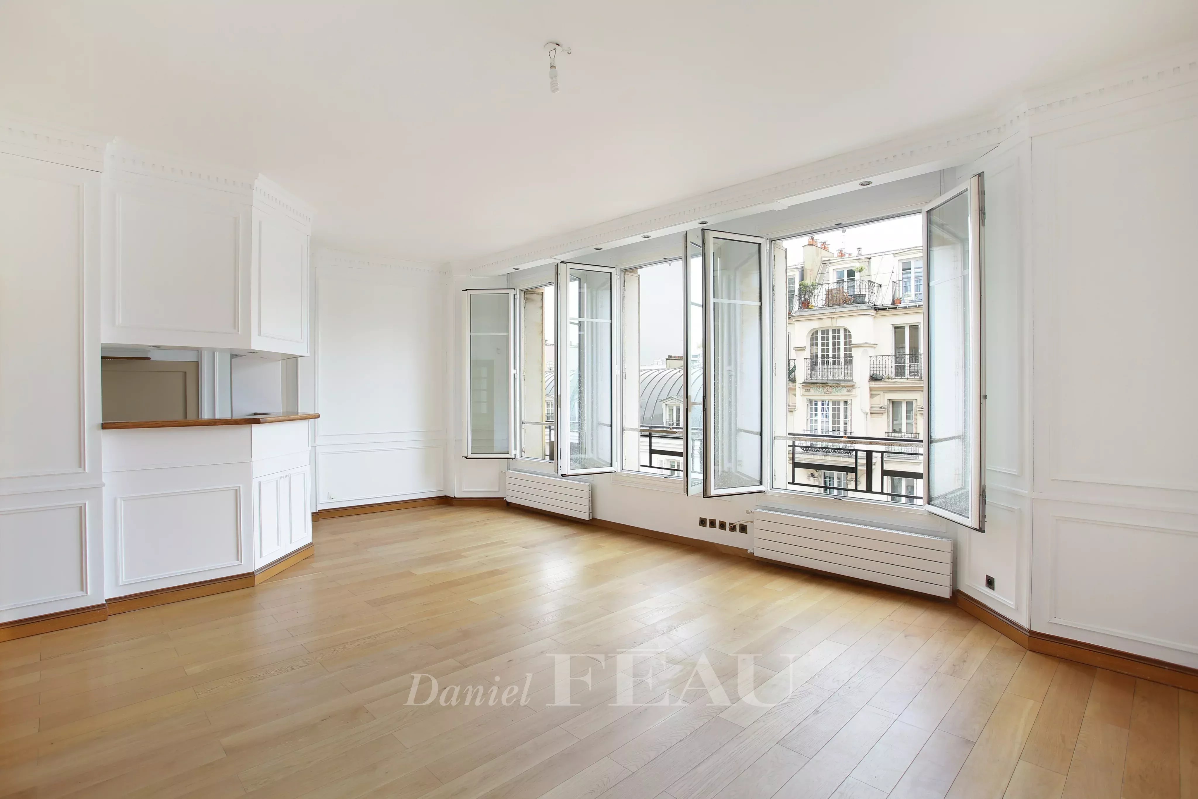 Paris 16th District – A 2-bed apartment in the rue de Passy in the capital’s prestigious La Muette area