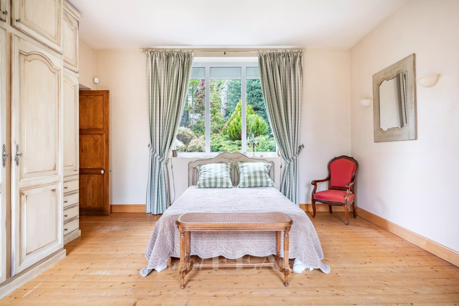 4 Bedroom Villa/Townhouse's Image 8