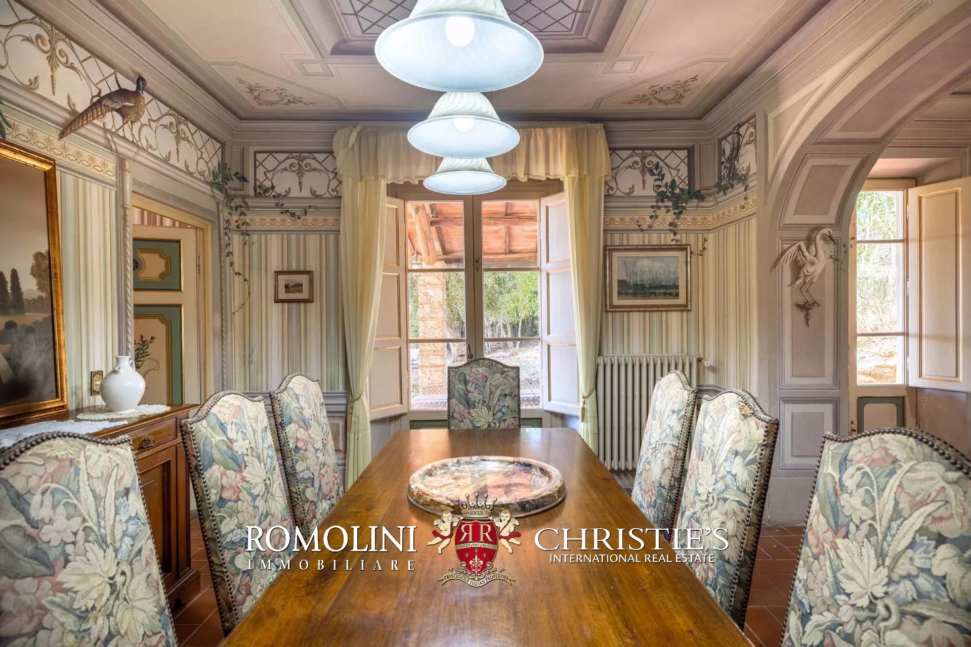 6 Bedroom Villa/Townhouse's Image 36