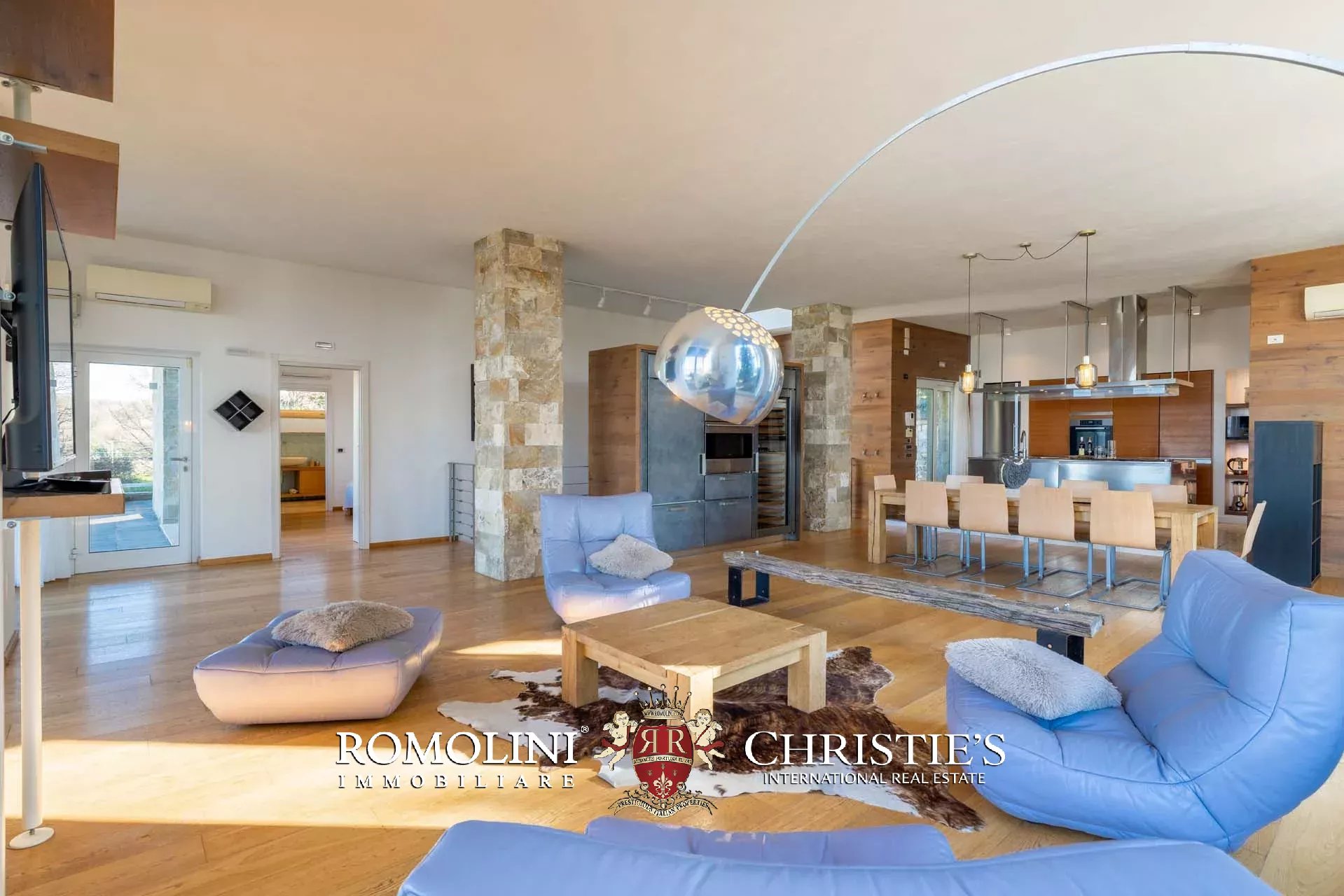 4 Bedroom Villa/Townhouse's Image 19