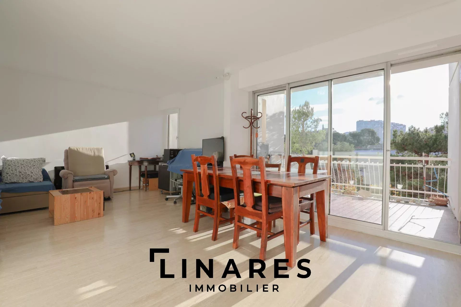 LUMIÈRE ET COLLINES - Appartement T3 de 78m2 Dernier étage + Terrasse - 13009