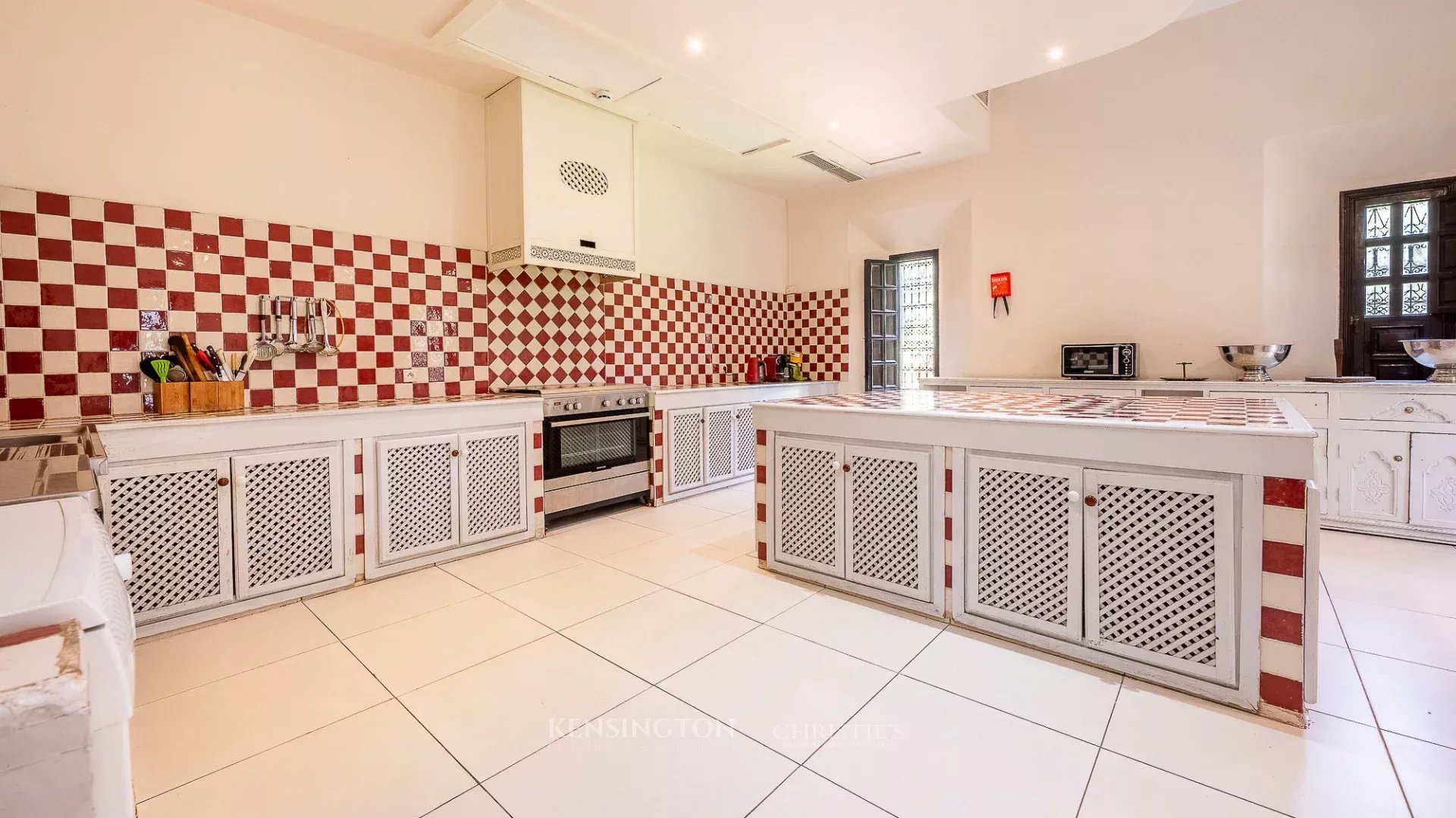 11 Bedroom Villa/Townhouse's Image 22