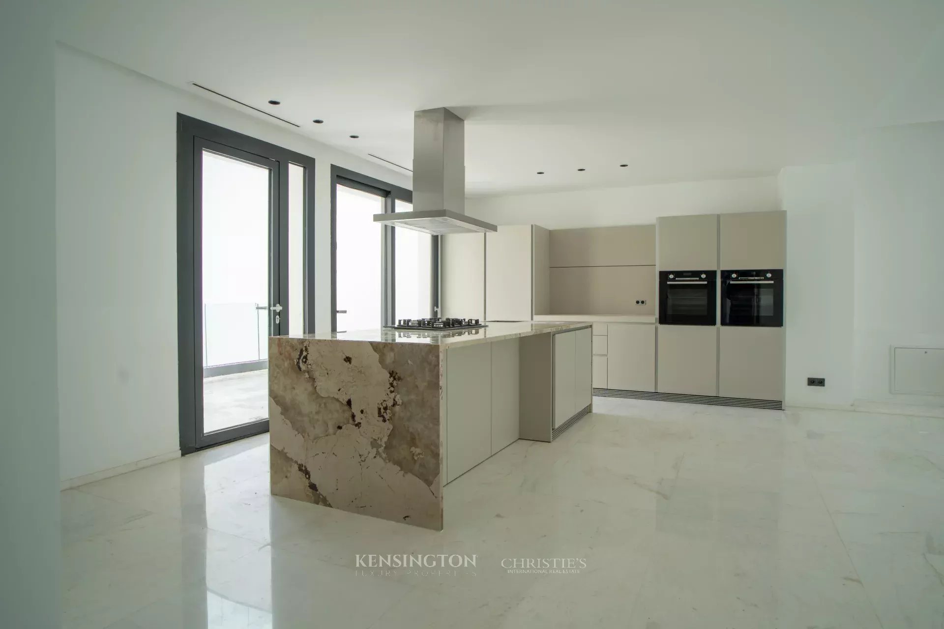 4 Bedroom Apartment/Flat's Image 3