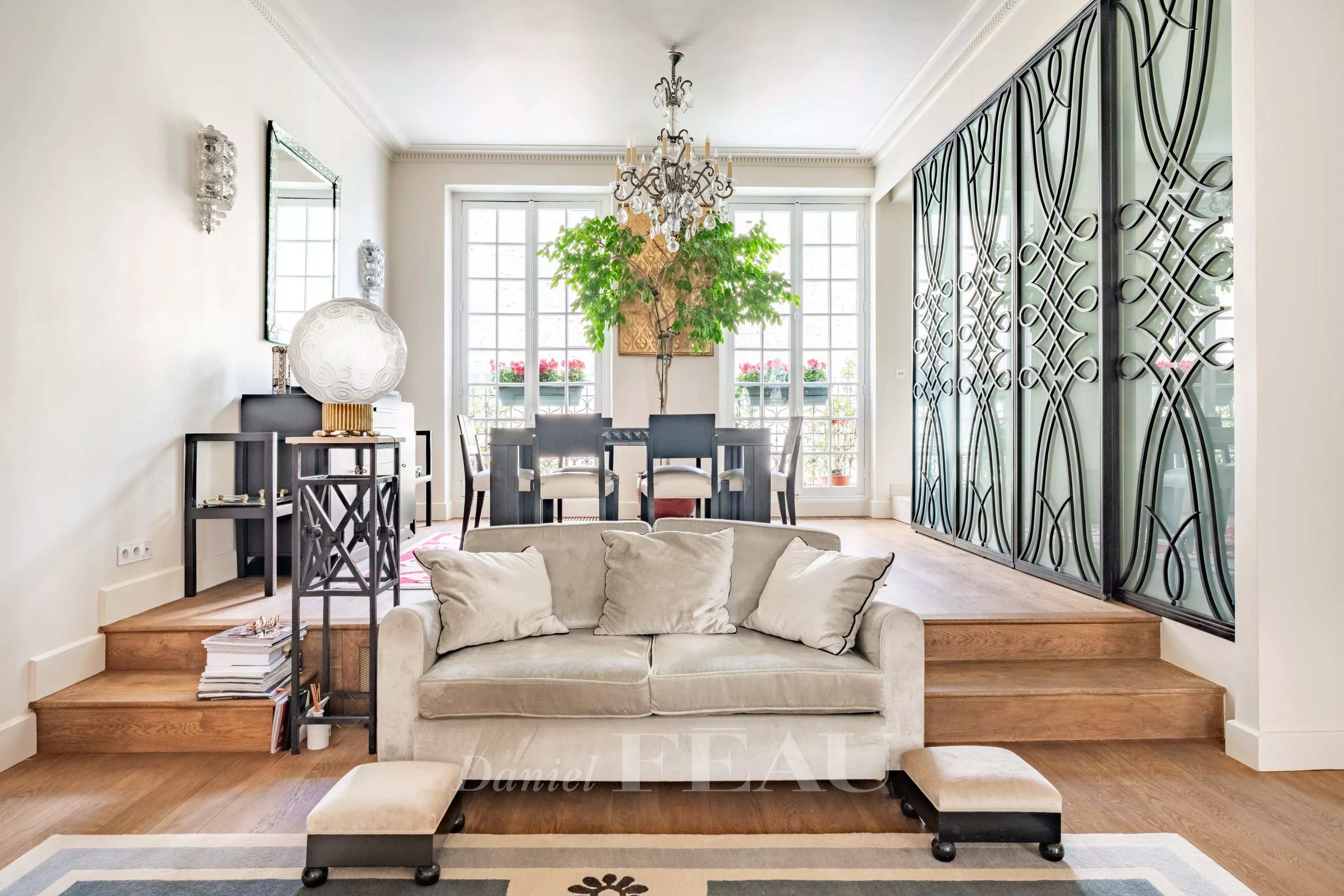 Sale Mansion Paris 16th