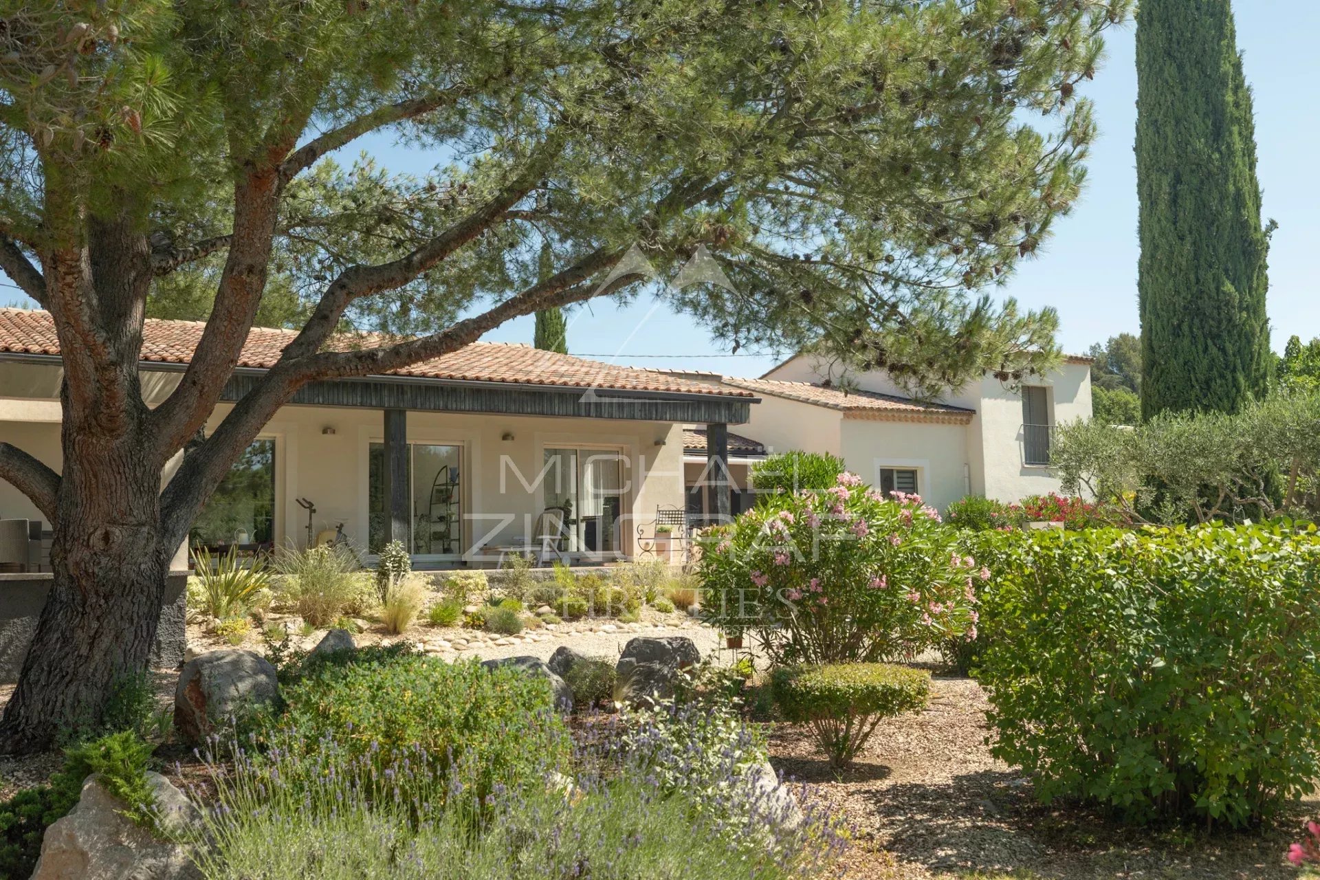 4 Bedroom Villa/Townhouse's Image 9