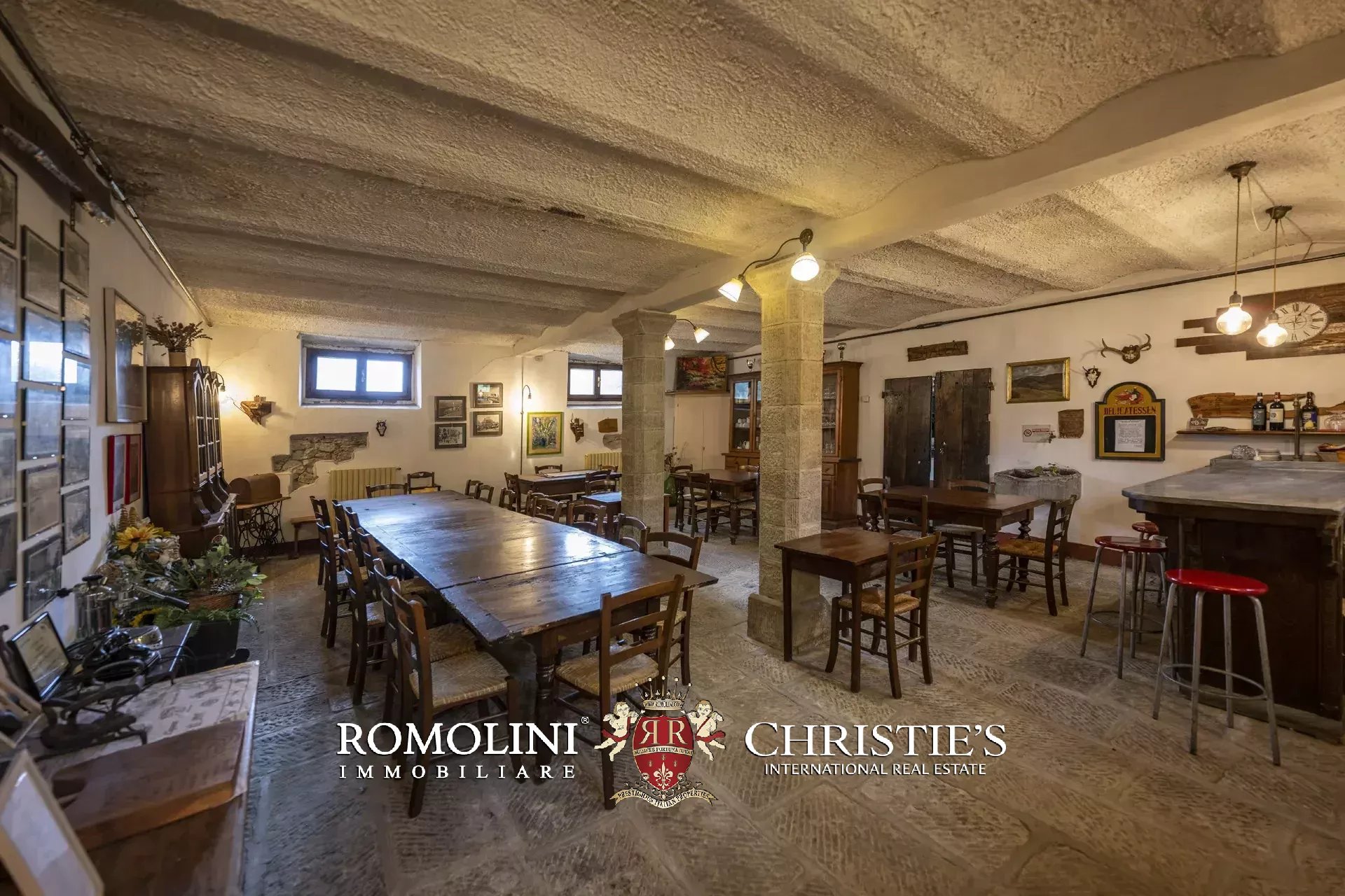 101-HA ESTATE WITH NATURAL SPRINGS FOR SALE BETWEEN AREZZO AND FLORENCE