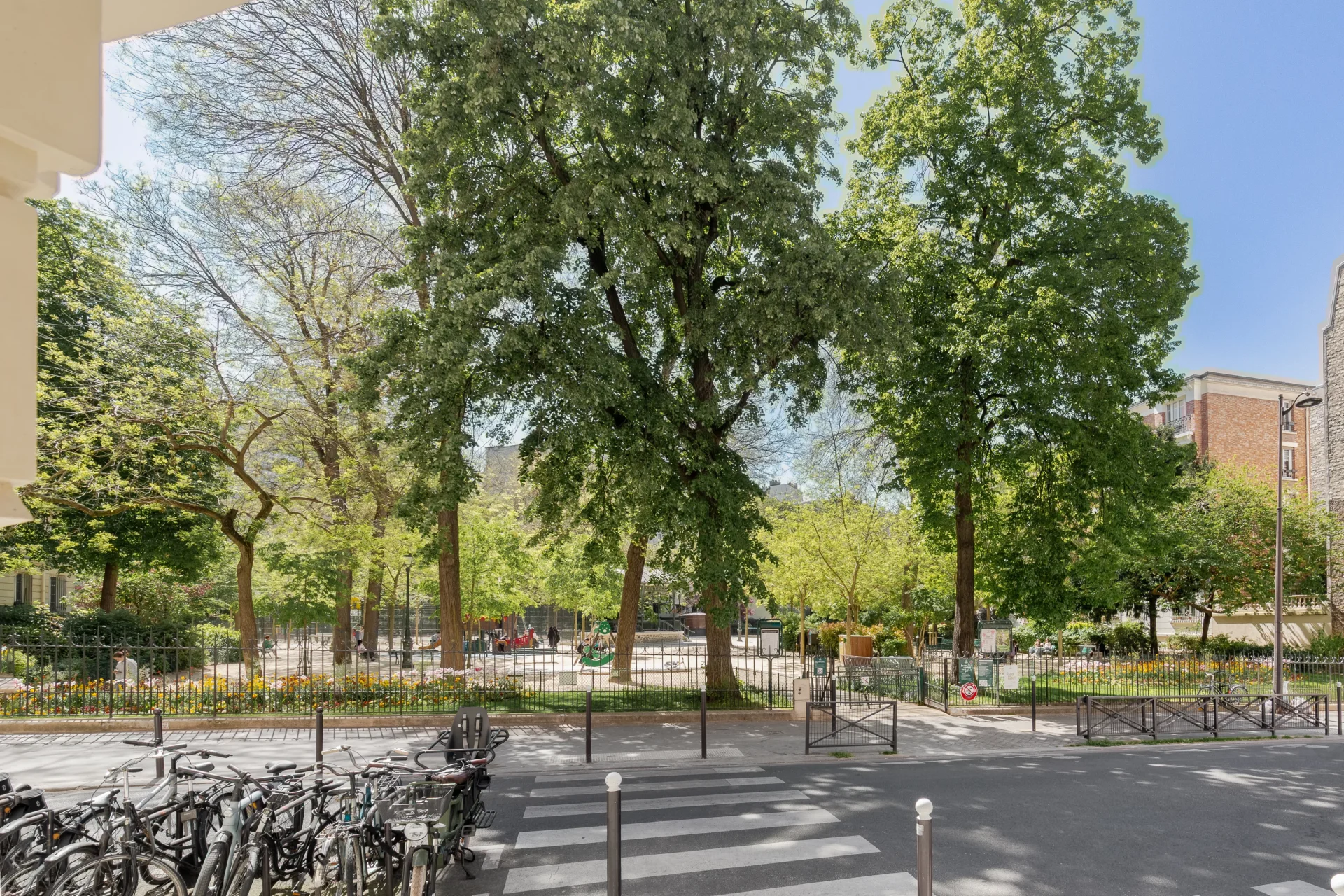 Paris 18e - RUE DU SQUARE CARPEAUX