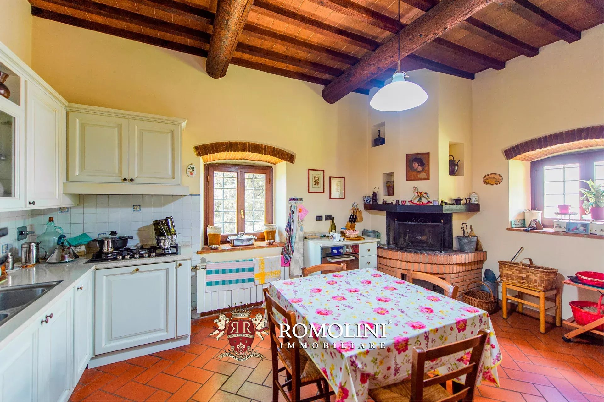 6 Bedroom Villa/Townhouse's Image 28