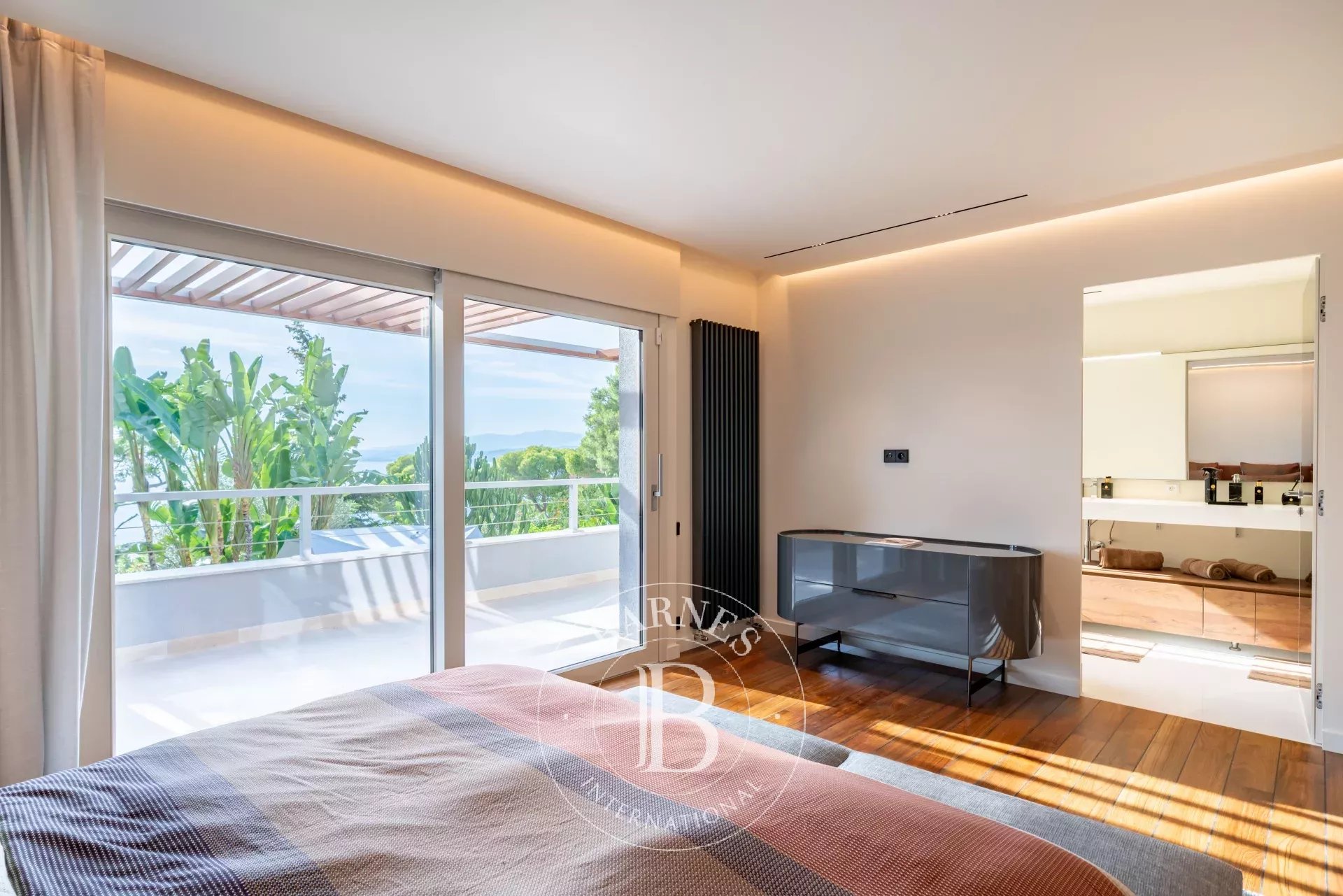 SAINT-JEAN-CAP-FERRAT - VILLA RENOVÉE A NEUF - PROCHE DU GRAND HÔTEL - picture 26