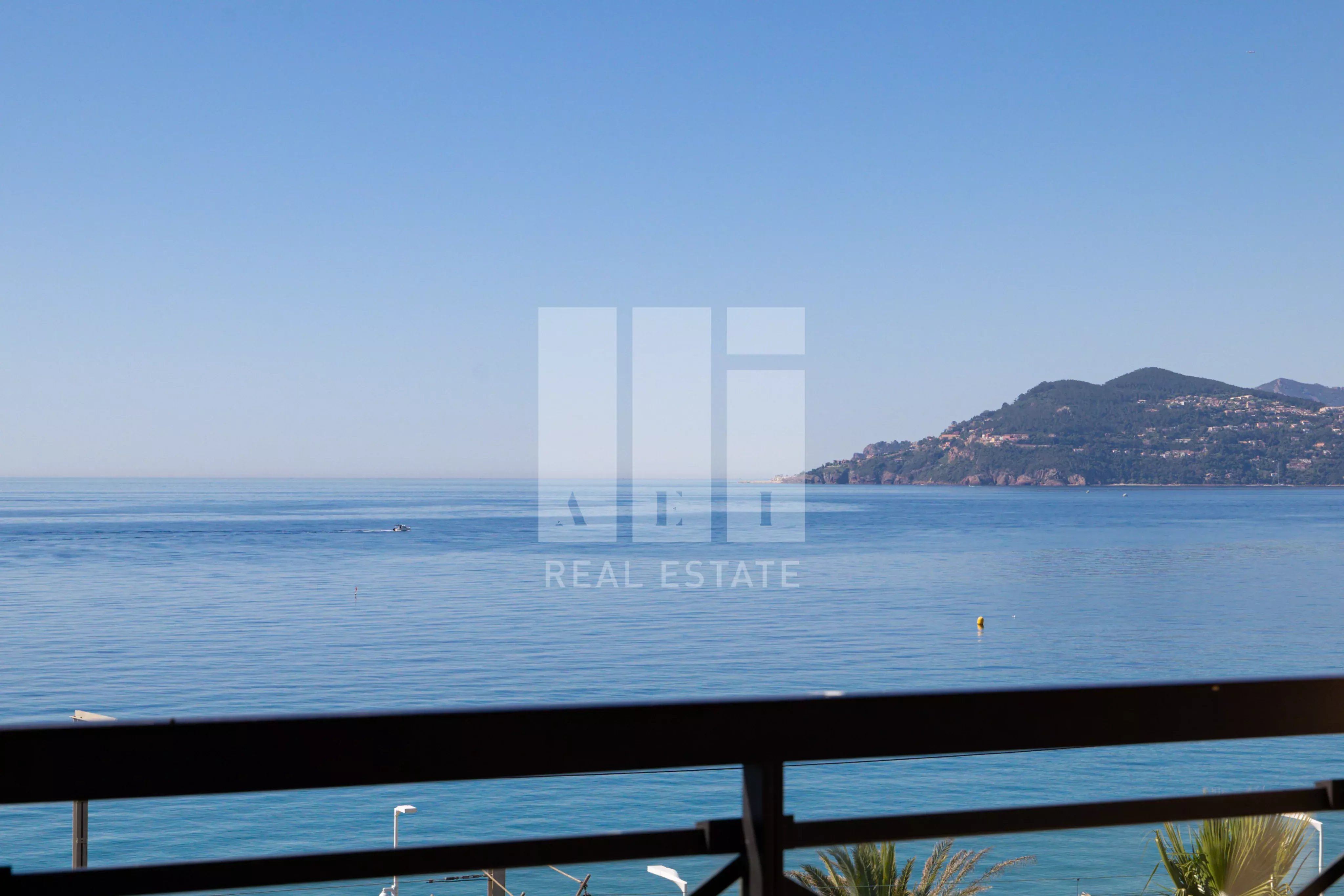 Cannes résidence avec piscine 2P vue mer proche plage et commerces