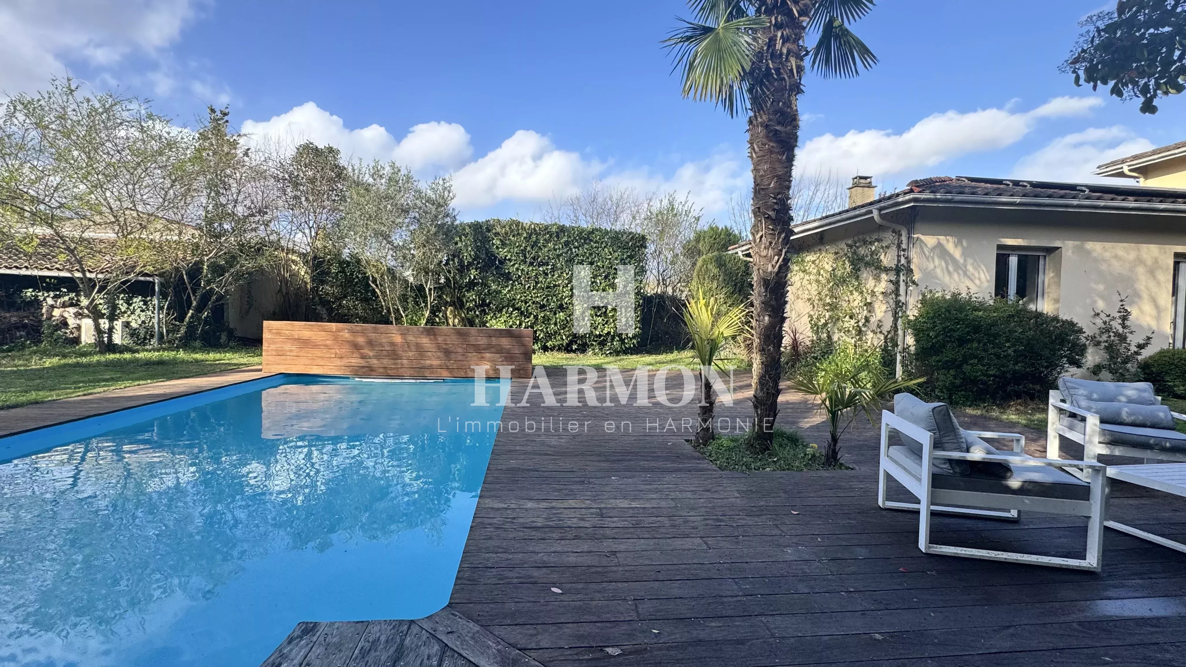 Contemporary 5-Bedroom Family Home with Pool in Talence