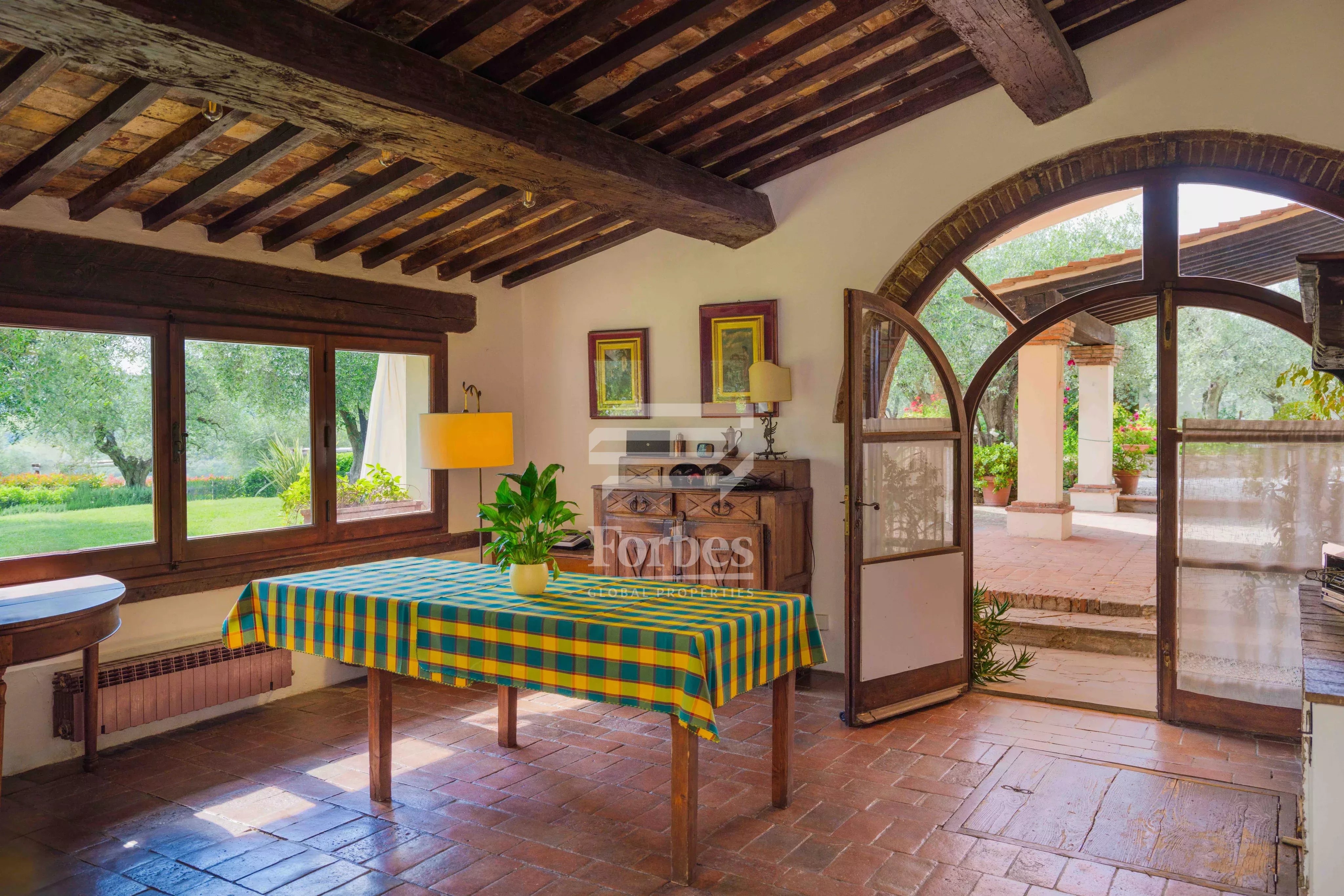 Farmhouse for sale in Tuscany, just minutes from Florence