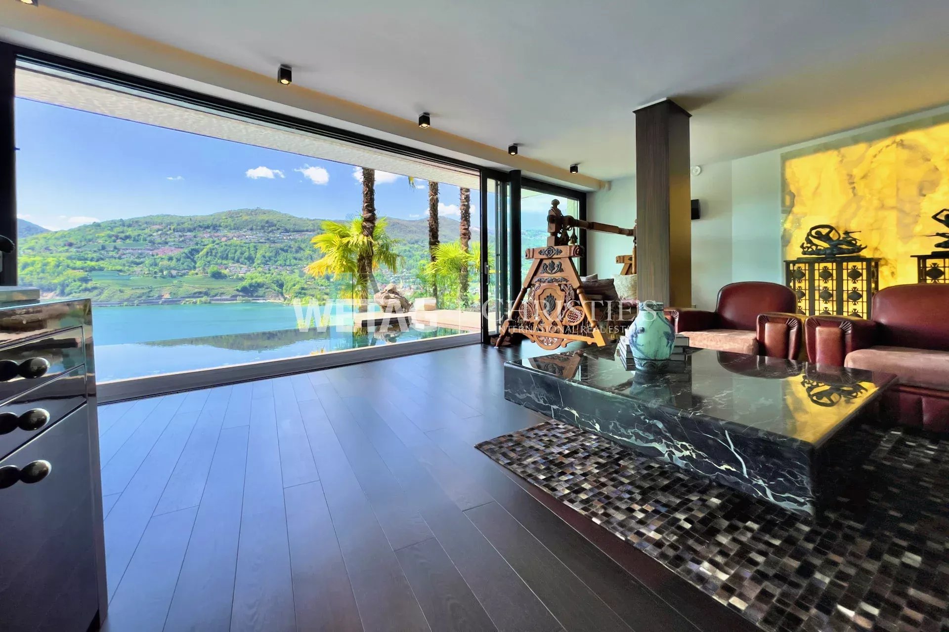 6 Bedroom Villa/Townhouse's Image 7