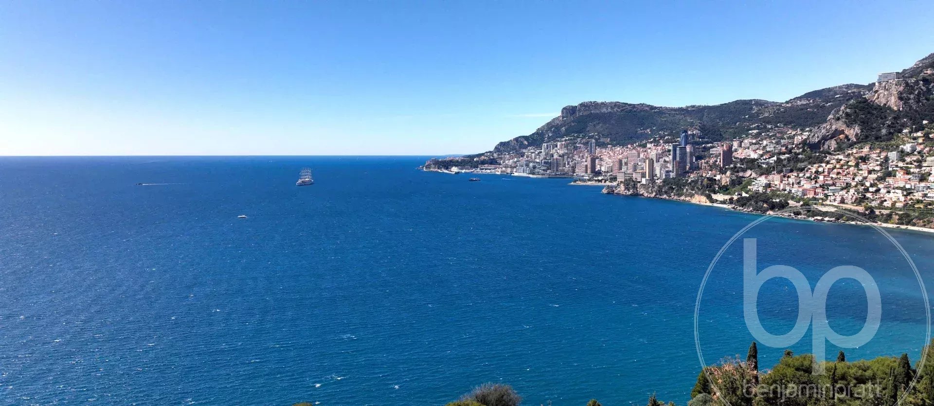 РОКБРЮН-КАП-МАРТЕН (ROQUEBRUNE CAP MARTIN) • РОСКОШНАЯ СОВРЕМЕННАЯ ВИЛЛА 420М² С ВИДОМ НА МОНАКО