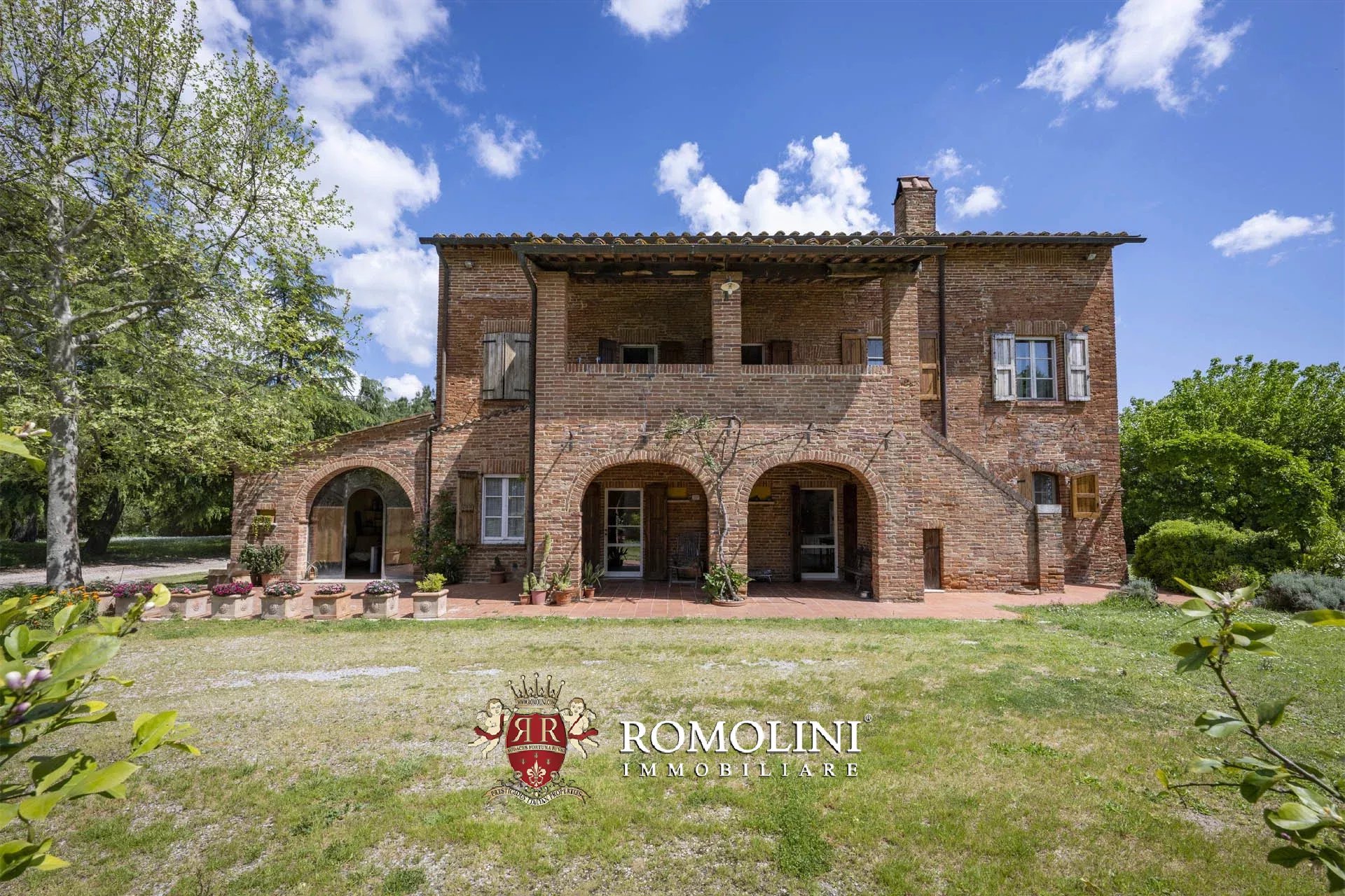34 Bedroom Vineyard's Image 57