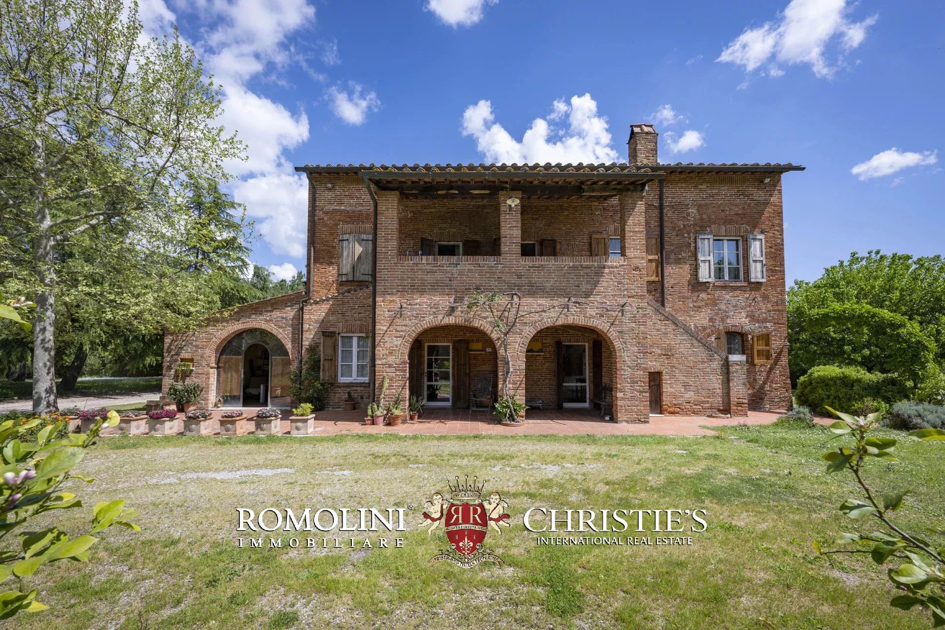 34 Bedroom Vineyard's Image 57