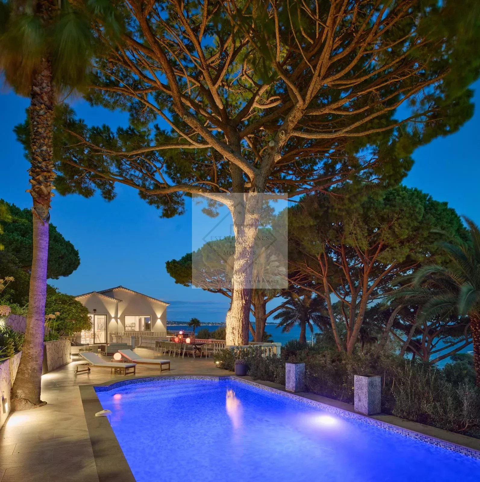 Villa de luxe à Cannes : Écrin d'élégance avec vue mer panoramique dans un domaine privé — photo 10