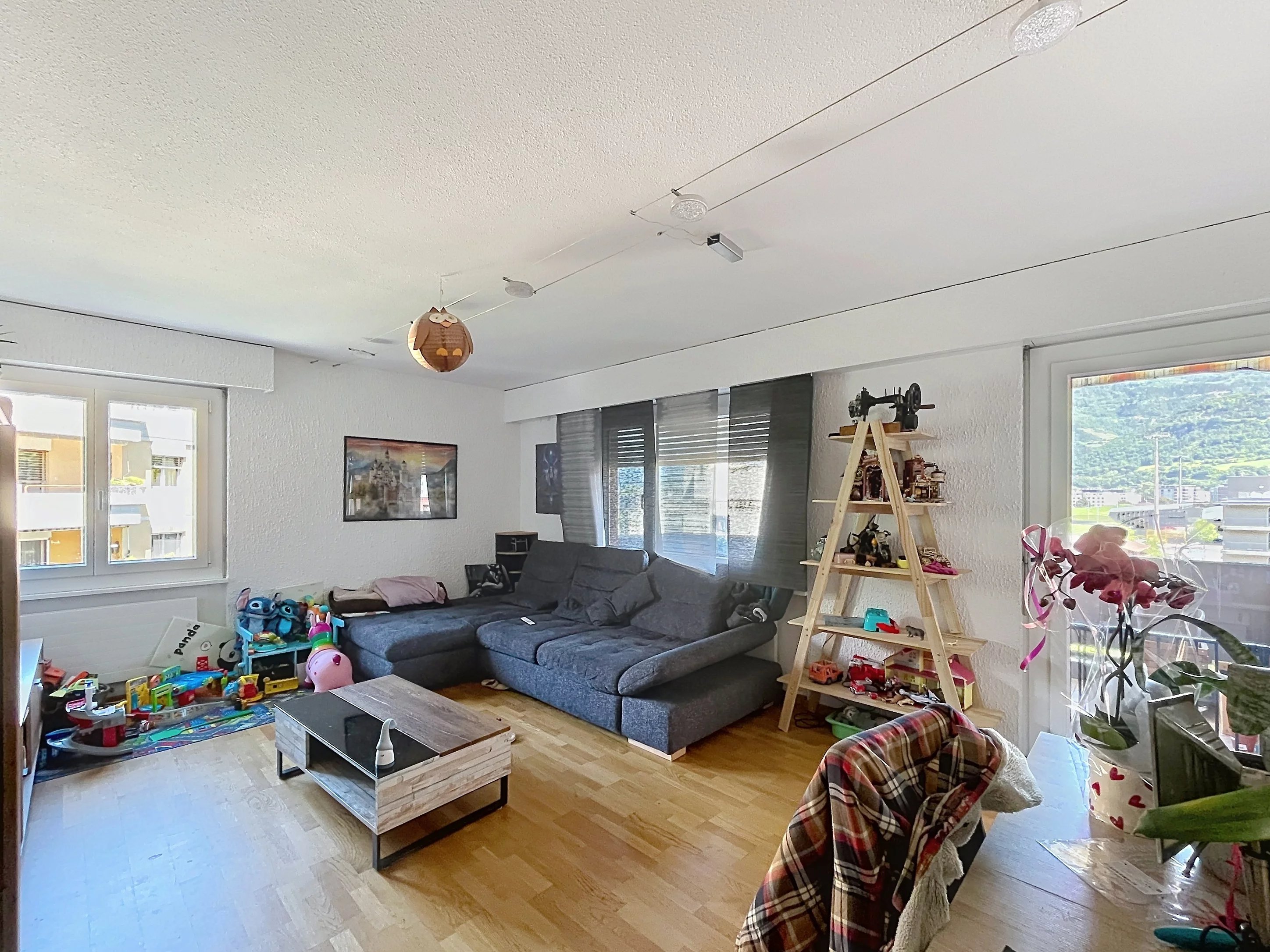 Bel appartement traversant de 4,5 pièces dans le quartier de Vissigen à Sion - Photo 2
