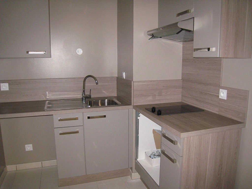 511802 Location Oullins