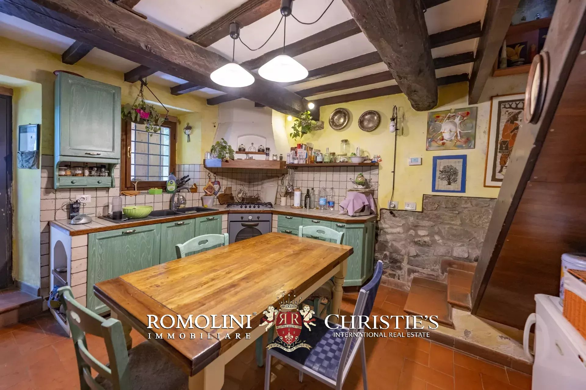 101-HA ESTATE WITH NATURAL SPRINGS FOR SALE BETWEEN AREZZO AND FLORENCE