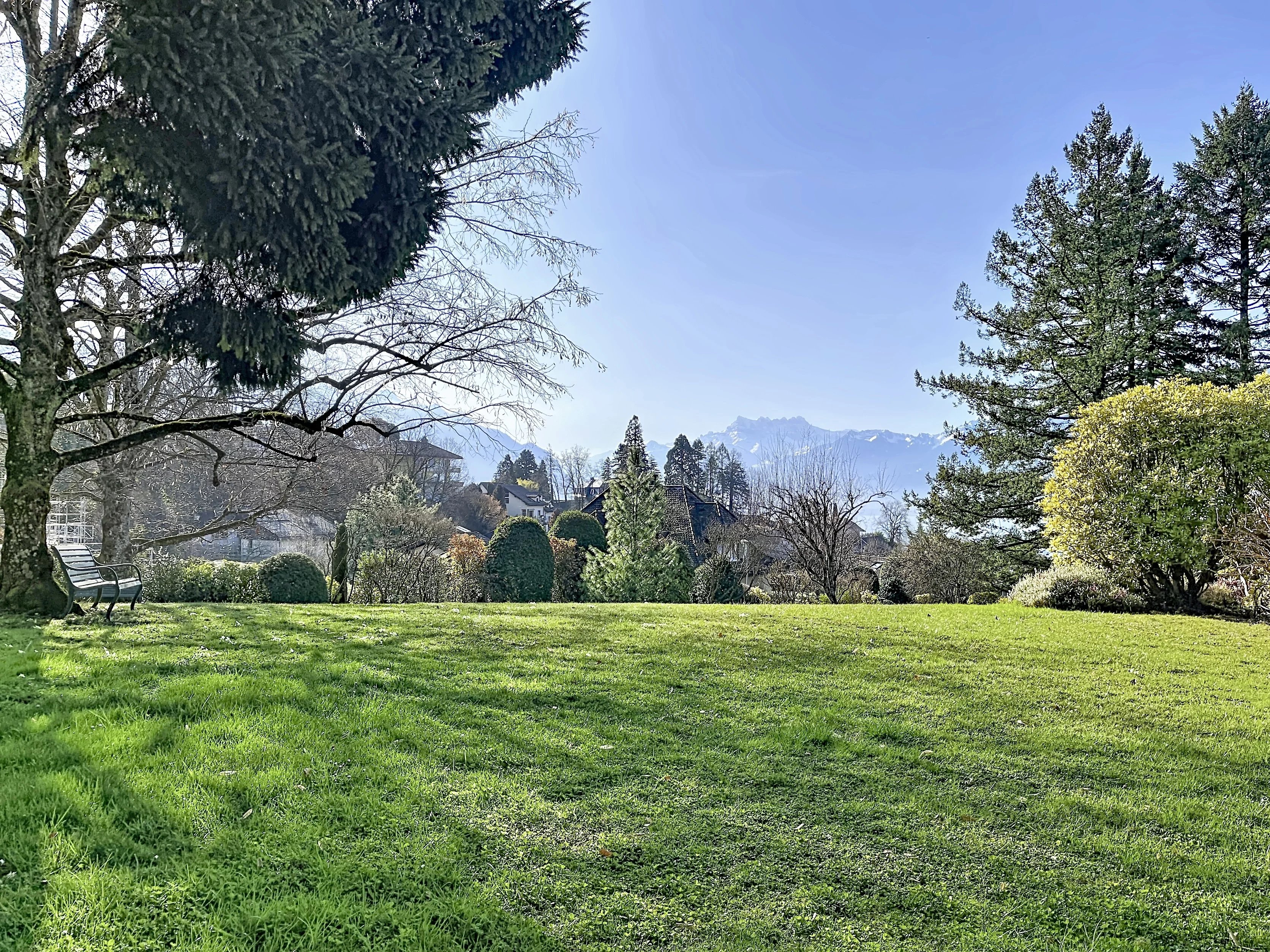 Propriété d’exception de 7.5 pièces avec piscine