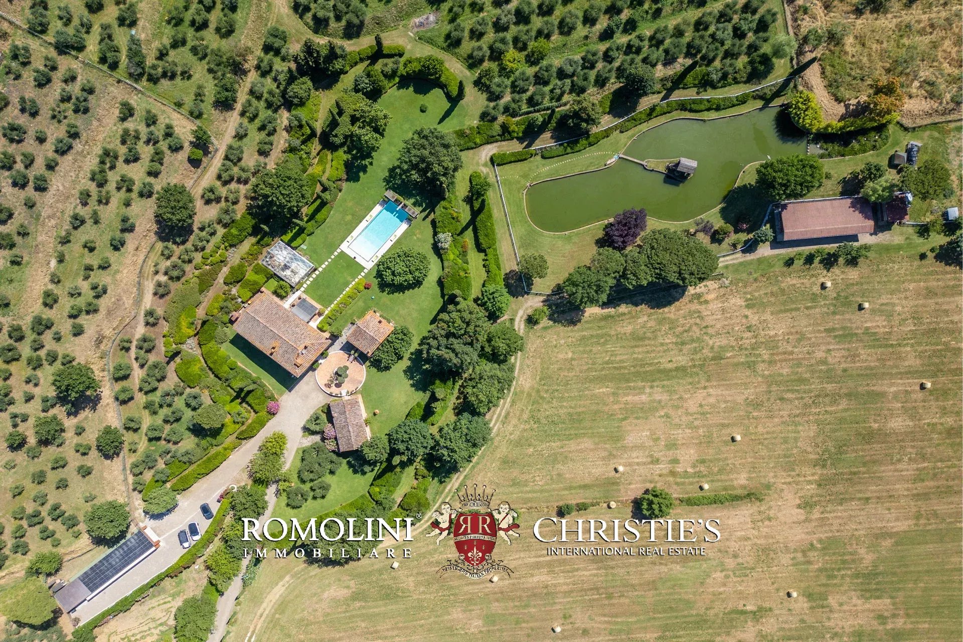4 Bedroom Villa/Townhouse's Image 2
