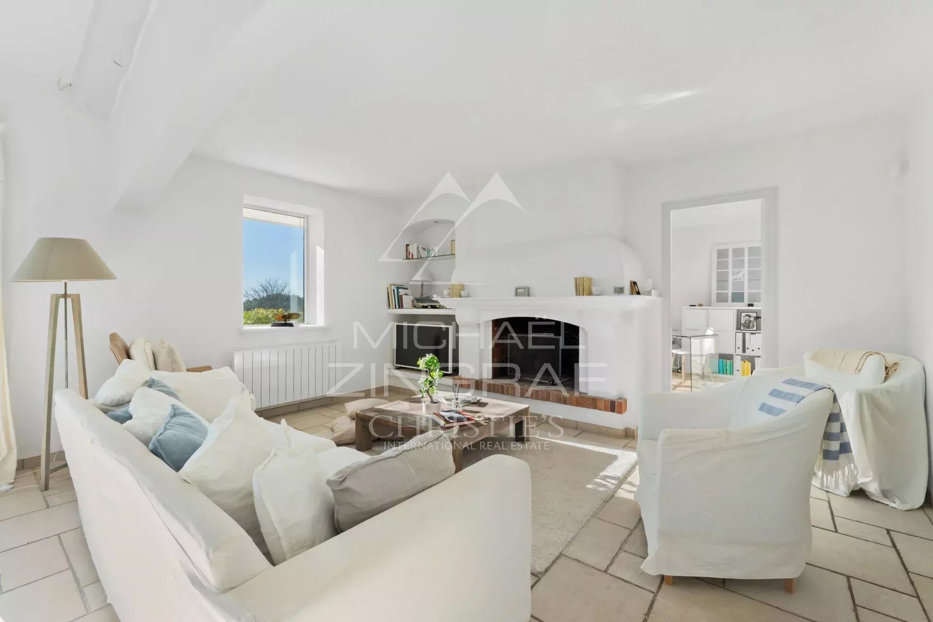 5 Bedroom Villa/Townhouse's Image 4