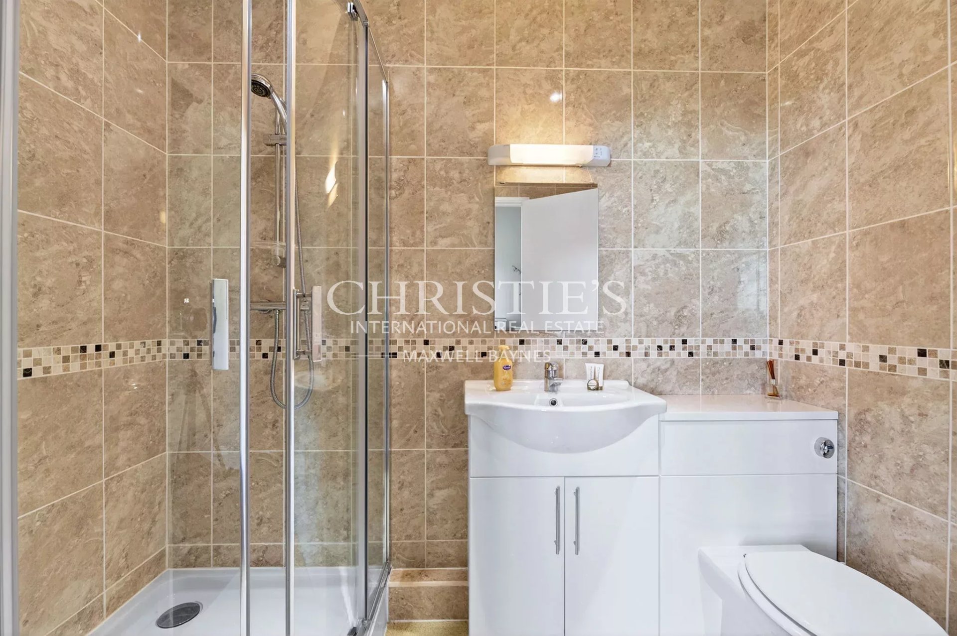 38 Bedroom Chateau's Image 60