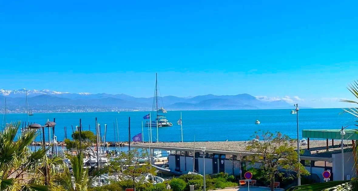 2 PIÈCES EN FACE DE LA PLAGE - VUE MER PANORAMIQUE