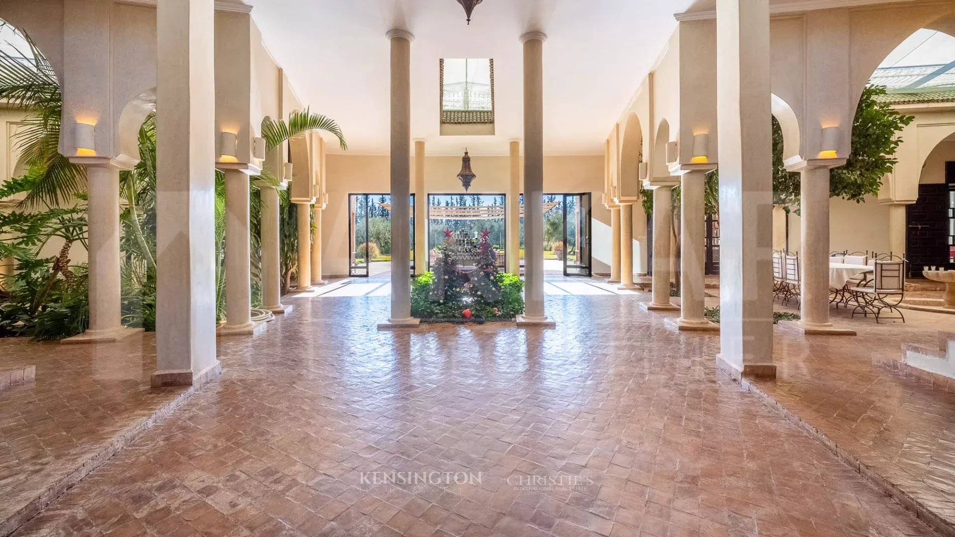 8 Bedroom Villa/Townhouse's Image 4