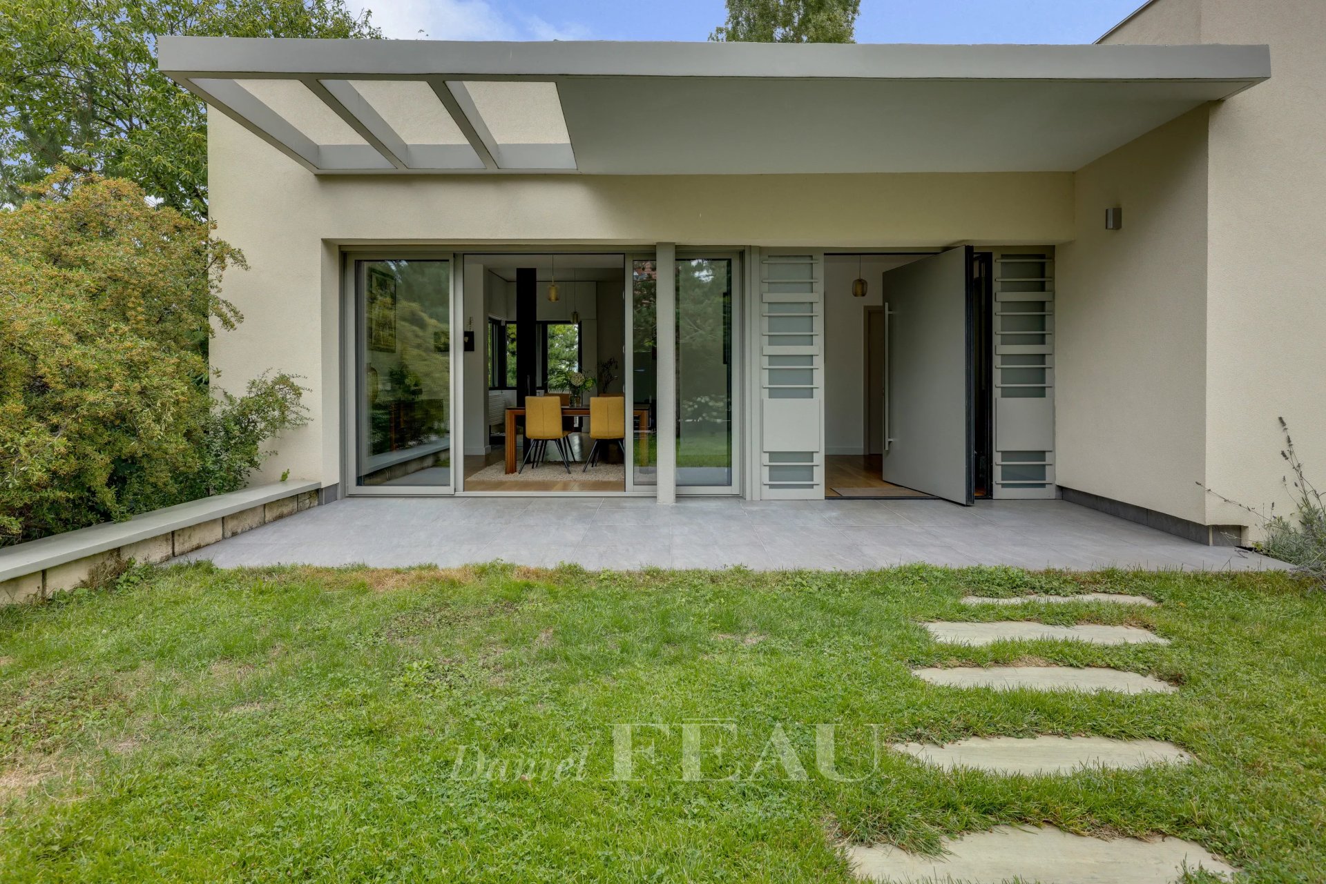 4 Bedroom Villa/Townhouse's Image 3