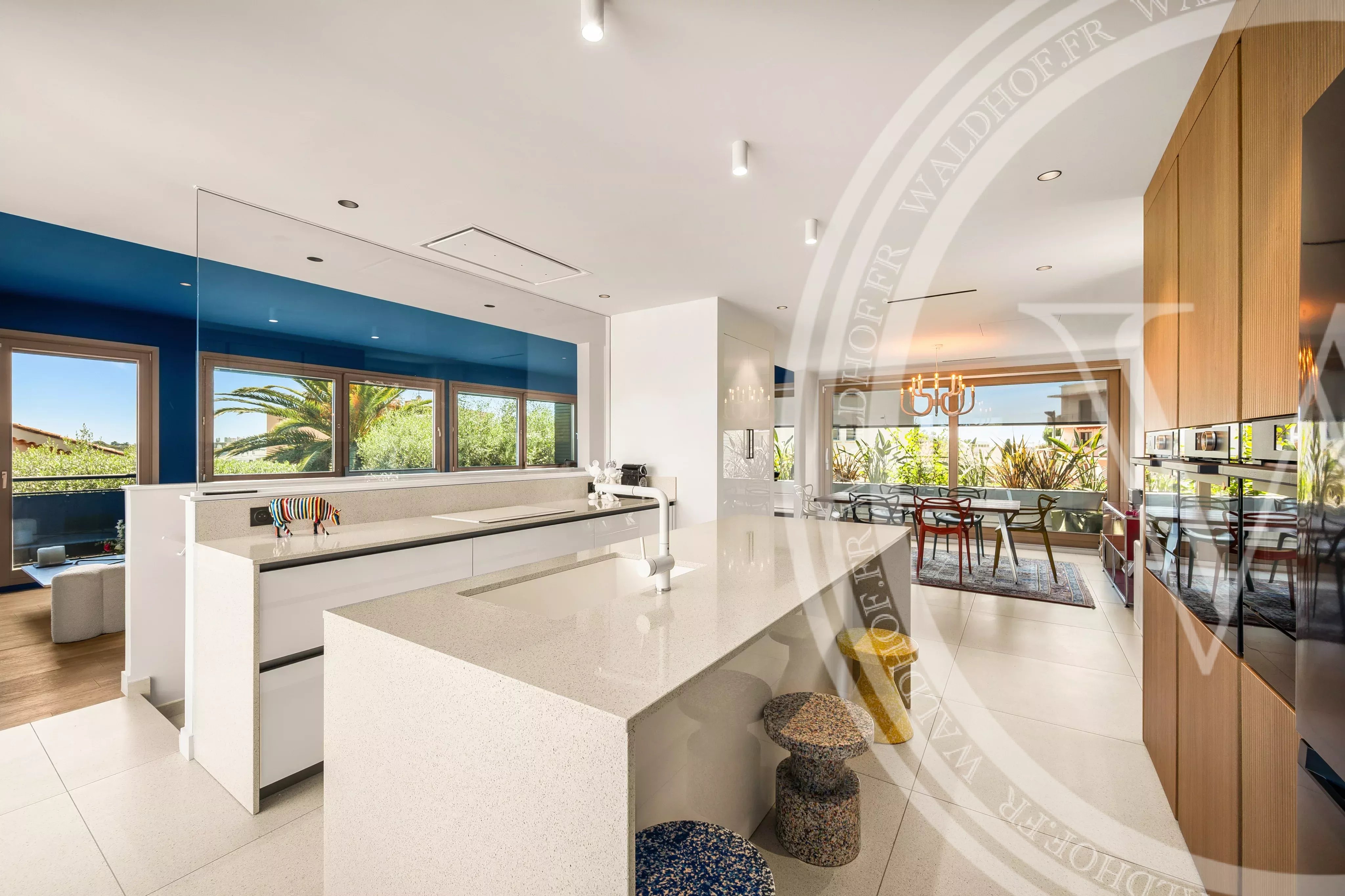 Villa moderne avec vue sur la mer, piscine & studio indépendant