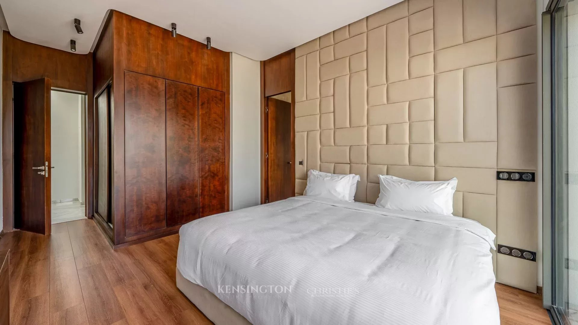 5 Bedroom Villa/Townhouse's Image 35
