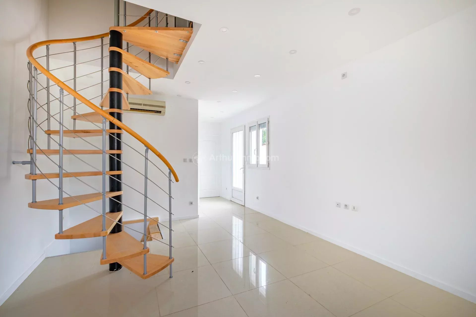 À VENDRE : MAISON DE VILLE + DÉPENDANCE/STUDIO - VILLEURBANNE - Photo 4