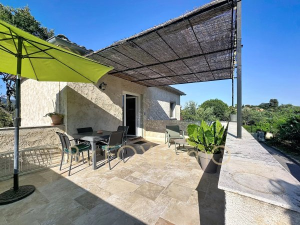 Villa 8 rooms in a quiet area, swimming pool, parking, single-story, independent studio and 2-room apartment — photo 3