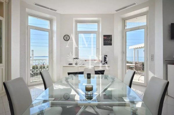 Villa foot in the water, unique in Cannes with access sea private. — photo 7