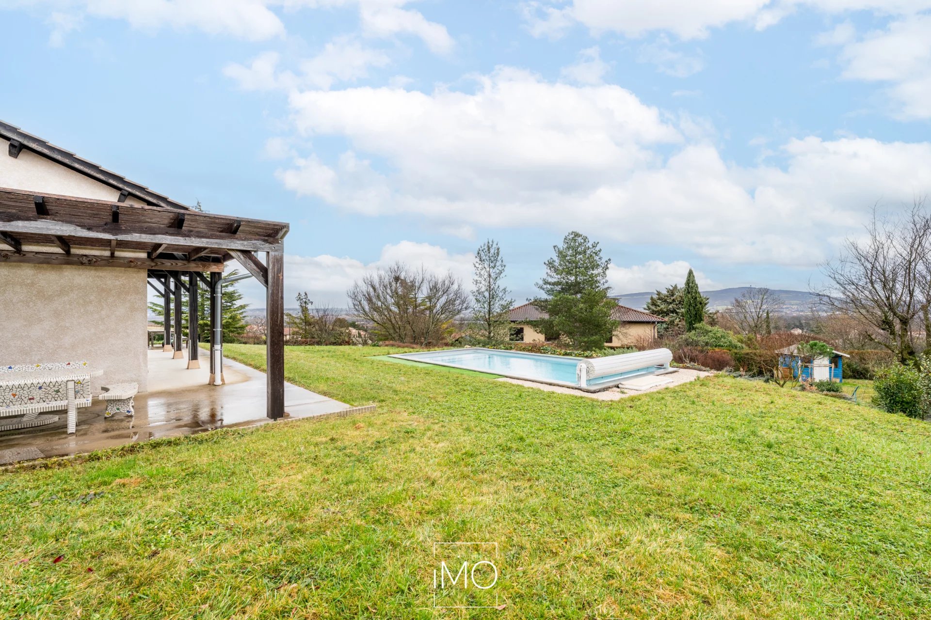 Maison de 180 m² à Morance avec piscine