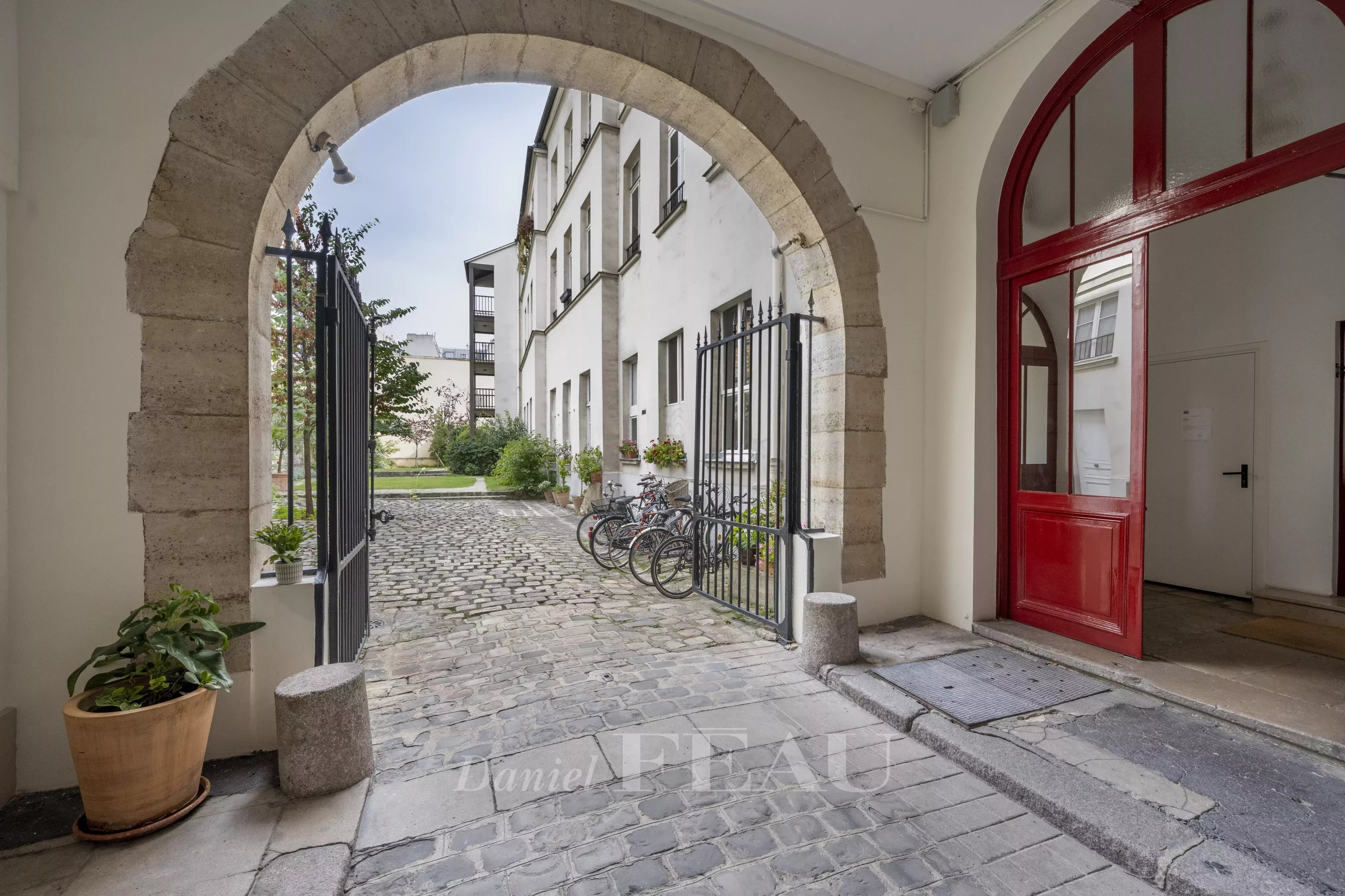 Sale Apartment Paris 4th